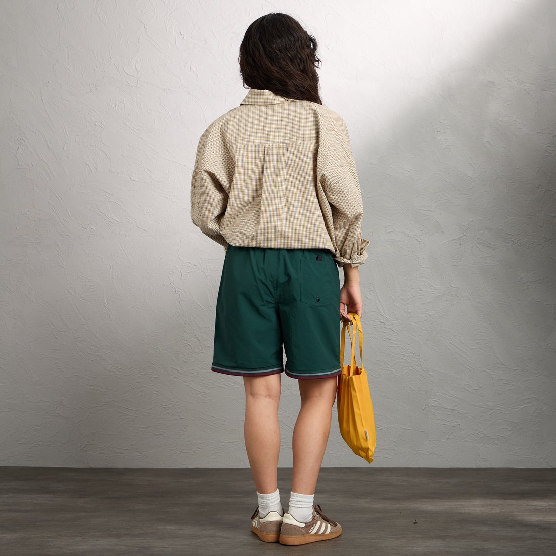 FRED PERRY [フレッドペリー] 別注 ツインティップライン ワンポイントロゴ刺繍 スイムショートパンツ [FPM-26S-020JF] GRASSROOTS &&モデル身長：162cm 着用サイズ：S&&