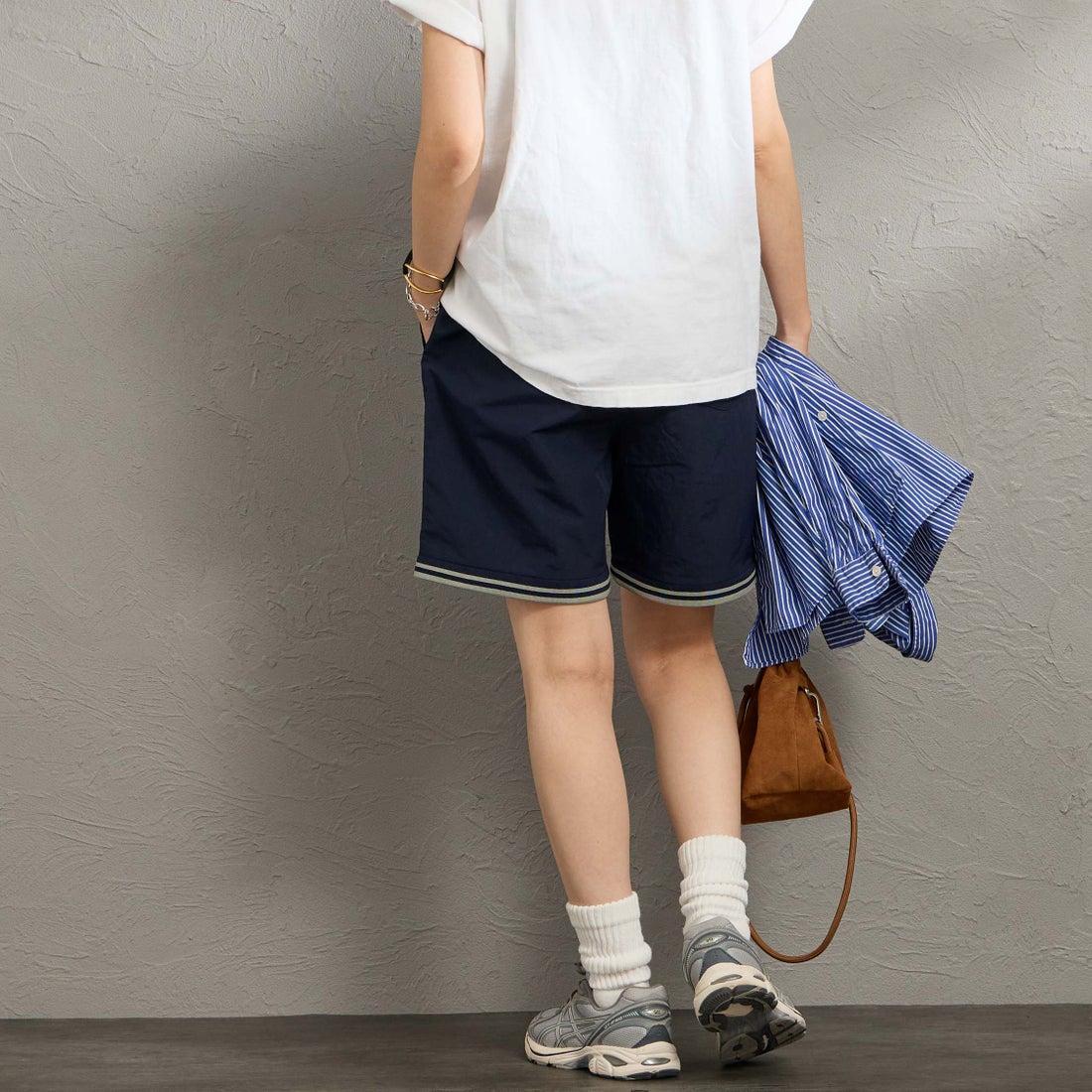 FRED PERRY [フレッドペリー] 別注 ツインティップライン ワンポイントロゴ刺繍 スイムショートパンツ [FPM-26S-020JF] NAVY/SEAGR &&モデル身長：160cm 着用サイズ：S&&