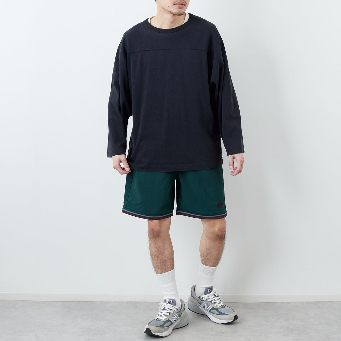 FRED PERRY [フレッドペリー] 別注 ツインティップライン ワンポイントロゴ刺繍 スイムショートパンツ [FPM-26S-020JF] GRASSROOTS &&モデル身長：168cm 着用サイズ：L&&