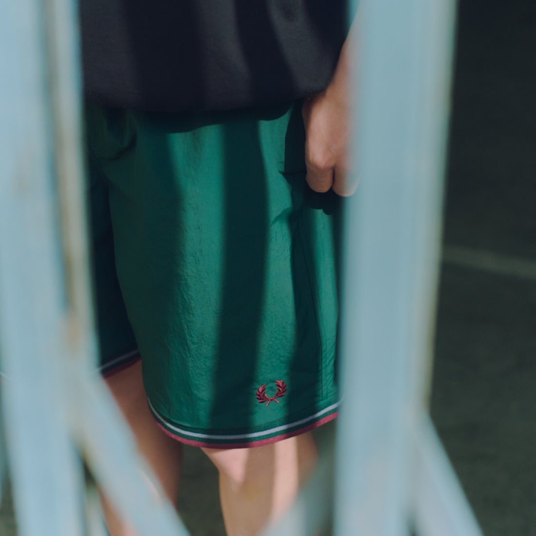 FRED PERRY [フレッドペリー] 別注 ツインティップライン ワンポイントロゴ刺繍 スイムショートパンツ [FPM-26S-020JF] GRASSROOTS