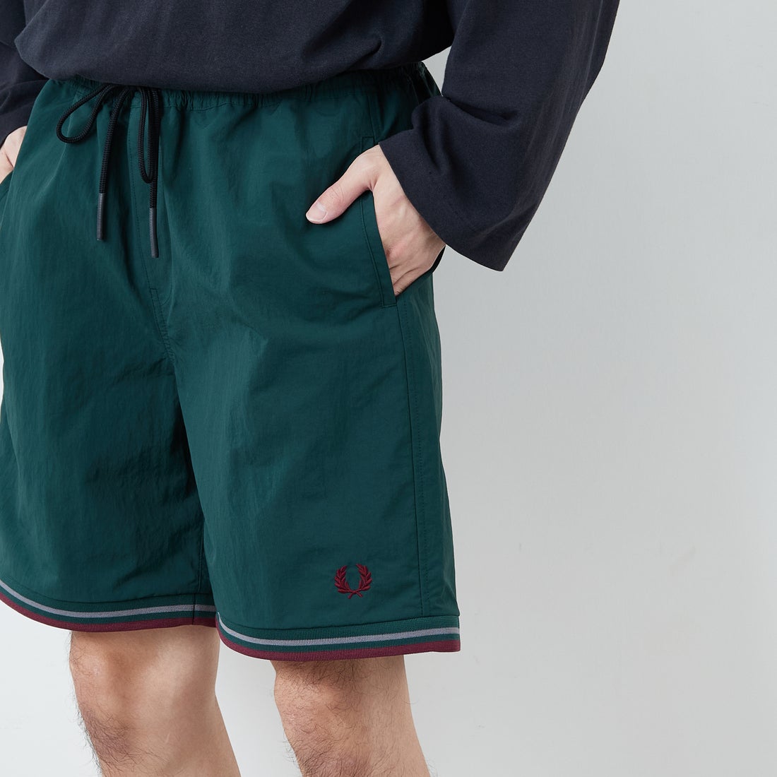 FRED PERRY [フレッドペリー] 別注 ツインティップライン ワンポイントロゴ刺繍 スイムショートパンツ [FPM-26S-020JF] GRASSROOTS