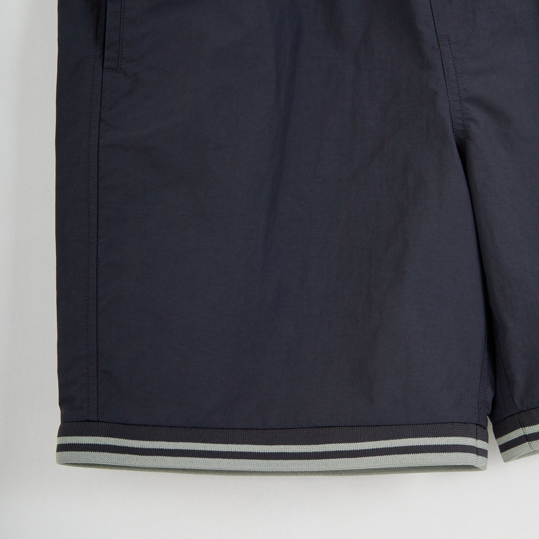FRED PERRY [フレッドペリー] 別注 ツインティップライン ワンポイントロゴ刺繍 スイムショートパンツ [FPM-26S-020JF] ANCHOR GRE