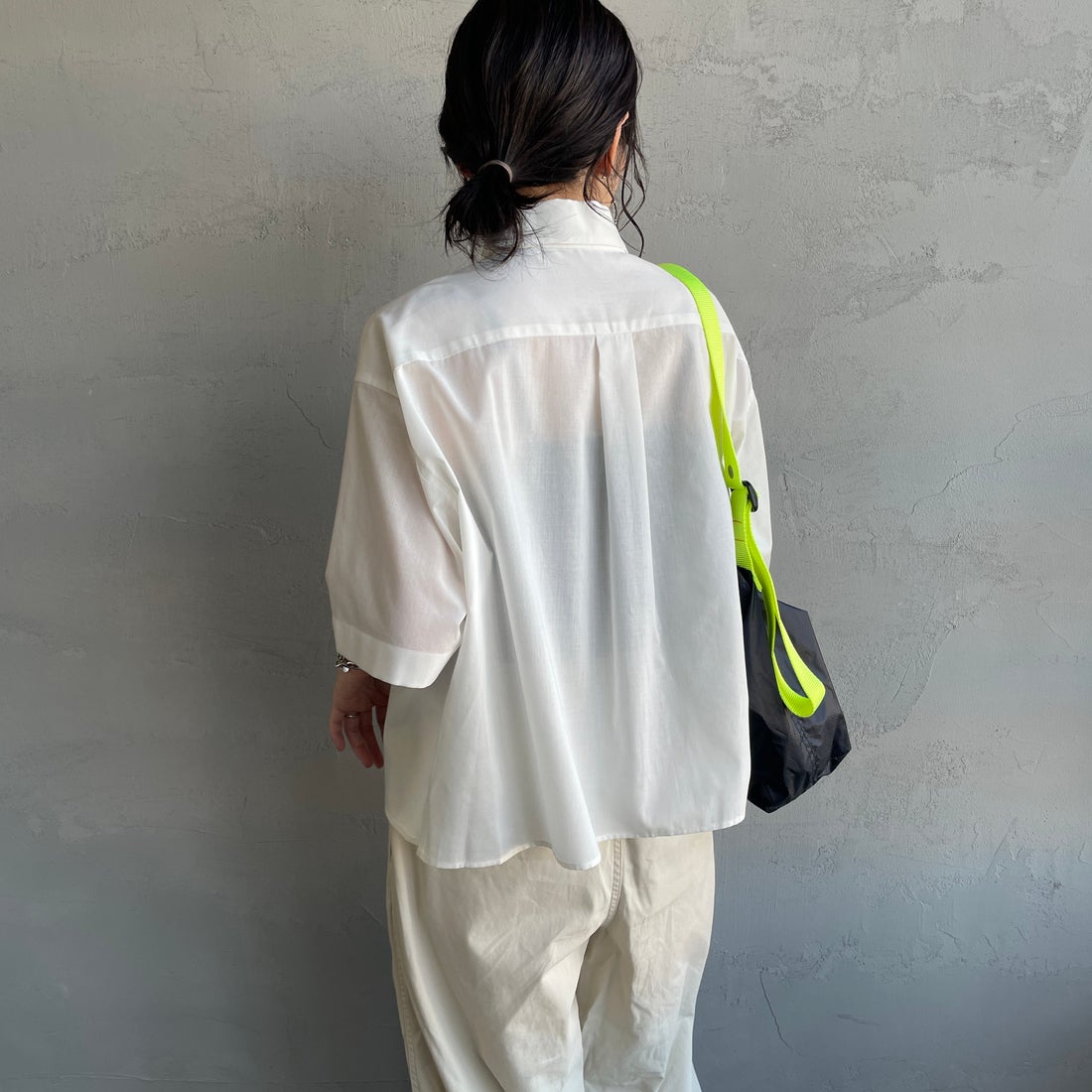 FRED PERRY [フレッドペリー] 別注 ワンポイントロゴ刺繍シアーシャツ [FPW-26S-035JF] SNOW WHITE &&モデル身長：160cm 着用サイズ：10&&