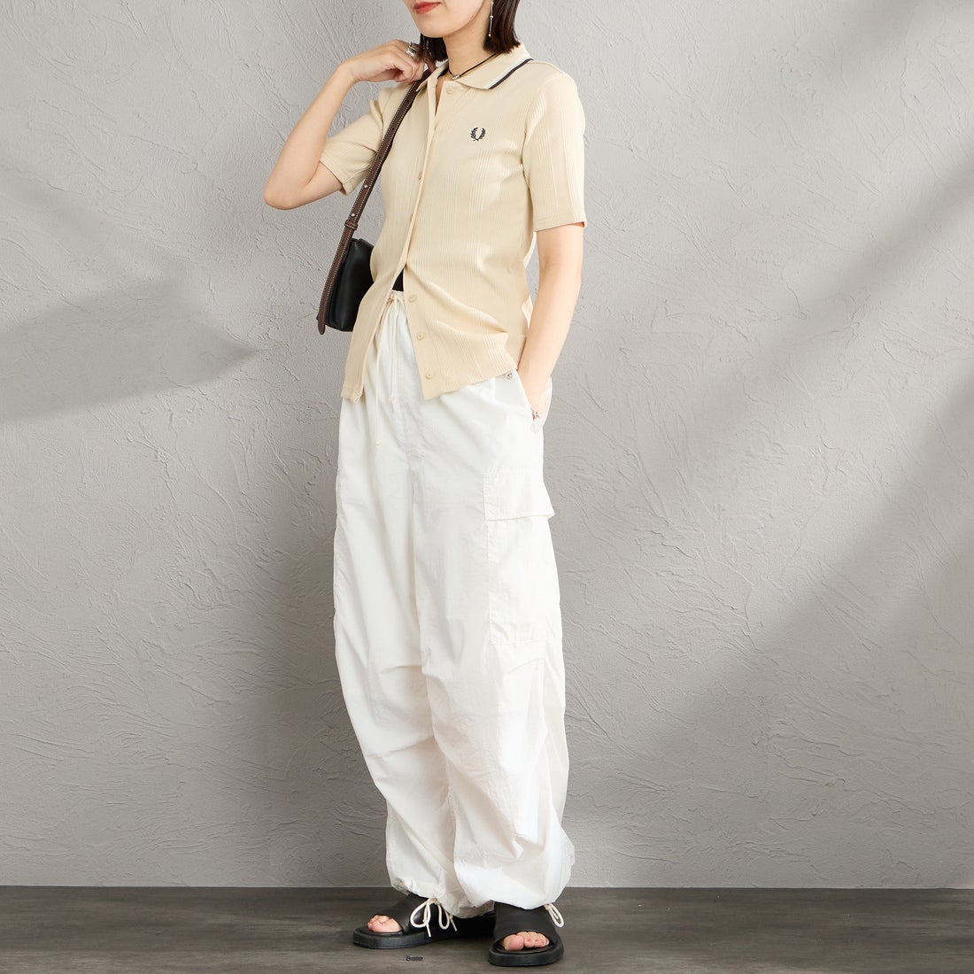 FRED PERRY [フレッドペリー] 別注 ツインティップライン リブポロシャツ [FPW-26S-033JF] OATMEAL/SN &&モデル身長：160cm 着用サイズ：8&&