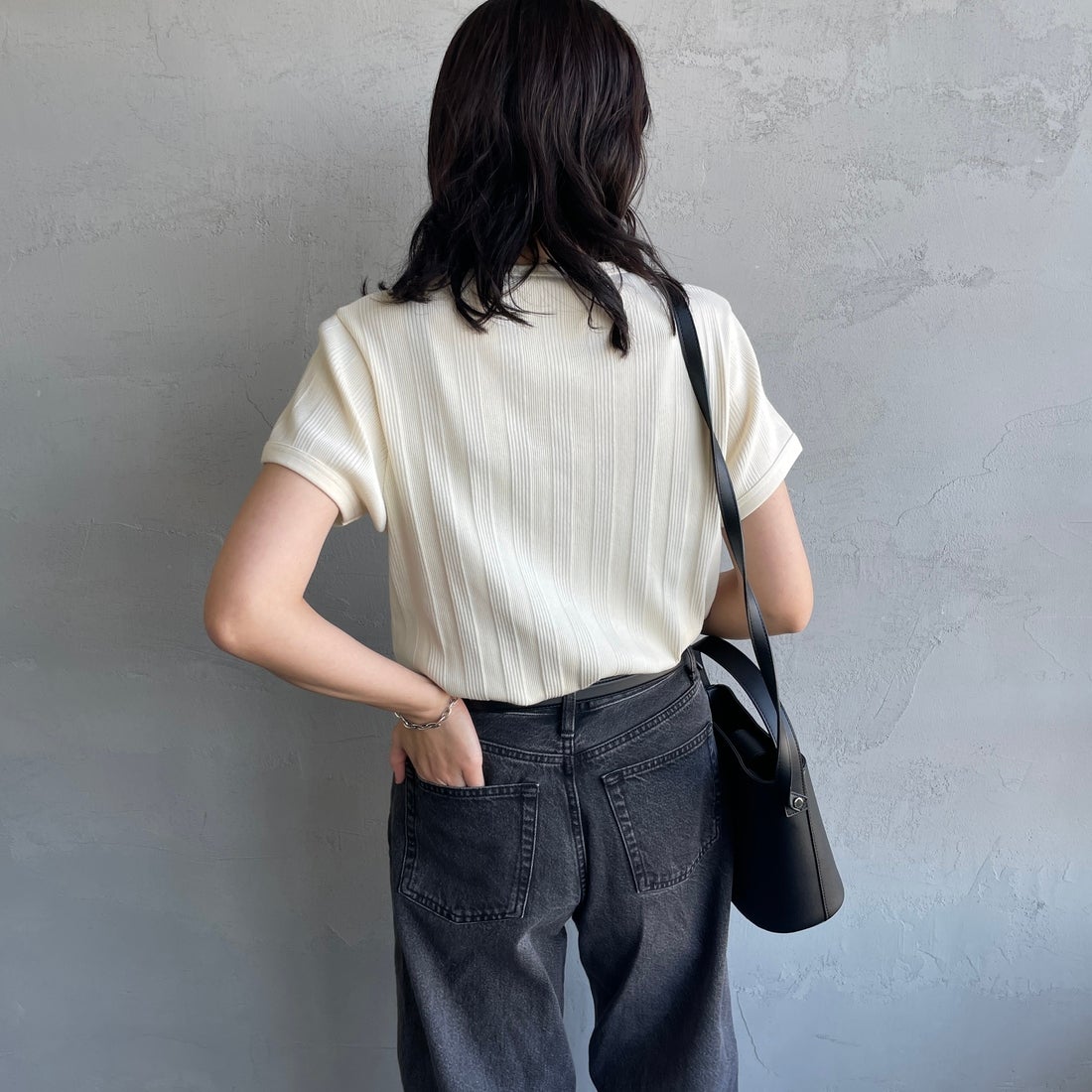 FRED PERRY [フレッドペリー] 別注 ランダムリブ ワンポイントロゴ刺繍リンガーTシャツ [FPW-26S-032JF] ECRU/GRASS &&モデル身長：160cm 着用サイズ：10&&