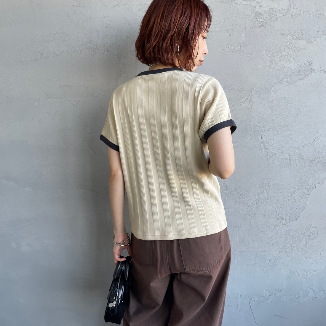 FRED PERRY [フレッドペリー] 別注 ランダムリブ ワンポイントロゴ刺繍リンガーTシャツ [FPW-26S-032JF] OATMEAL/AN &&モデル身長：158cm 着用サイズ：10&&