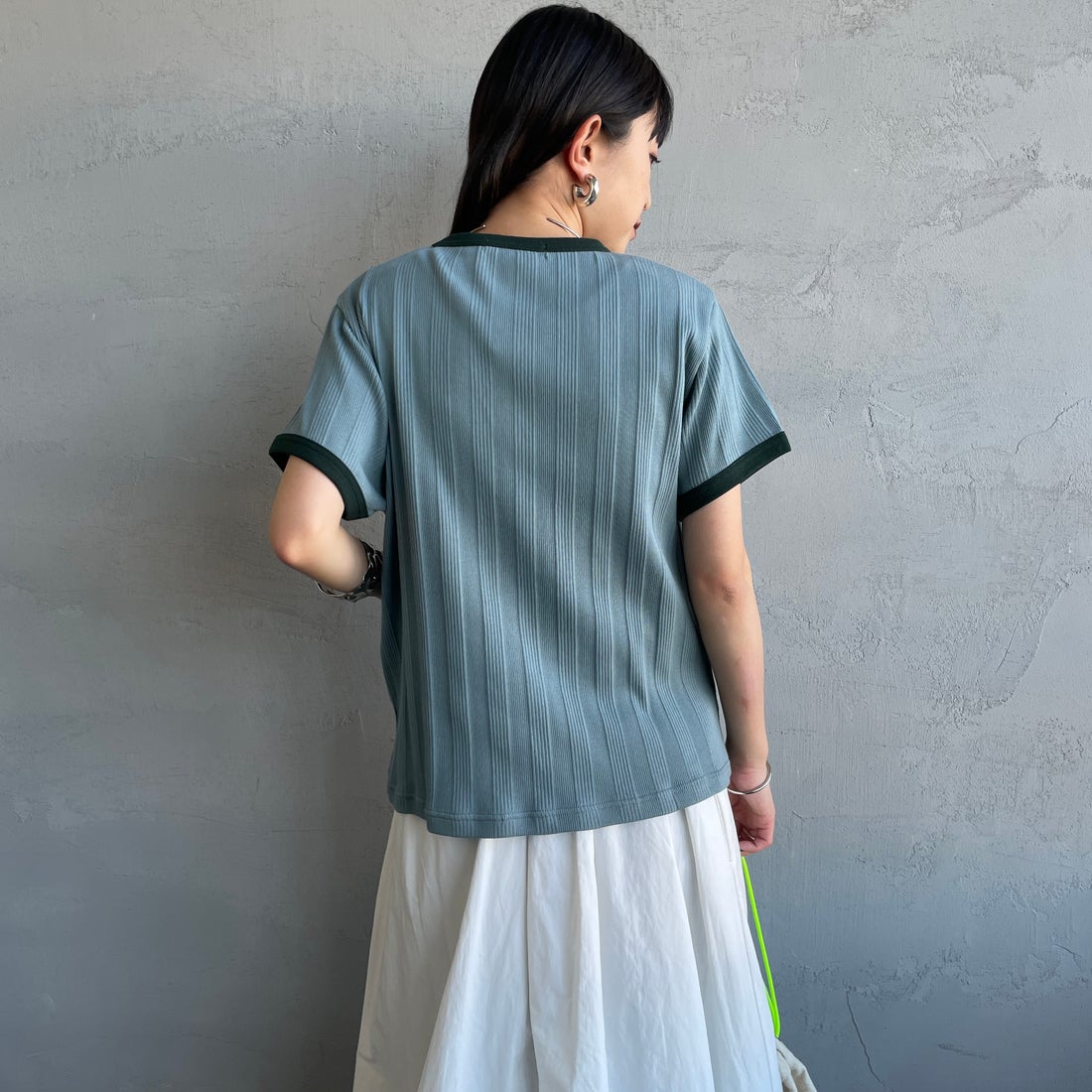 FRED PERRY [フレッドペリー] 別注 ランダムリブ ワンポイントロゴ刺繍リンガーTシャツ [FPW-26S-032JF] STOCK PORT &&モデル身長：150cm 着用サイズ：10&&