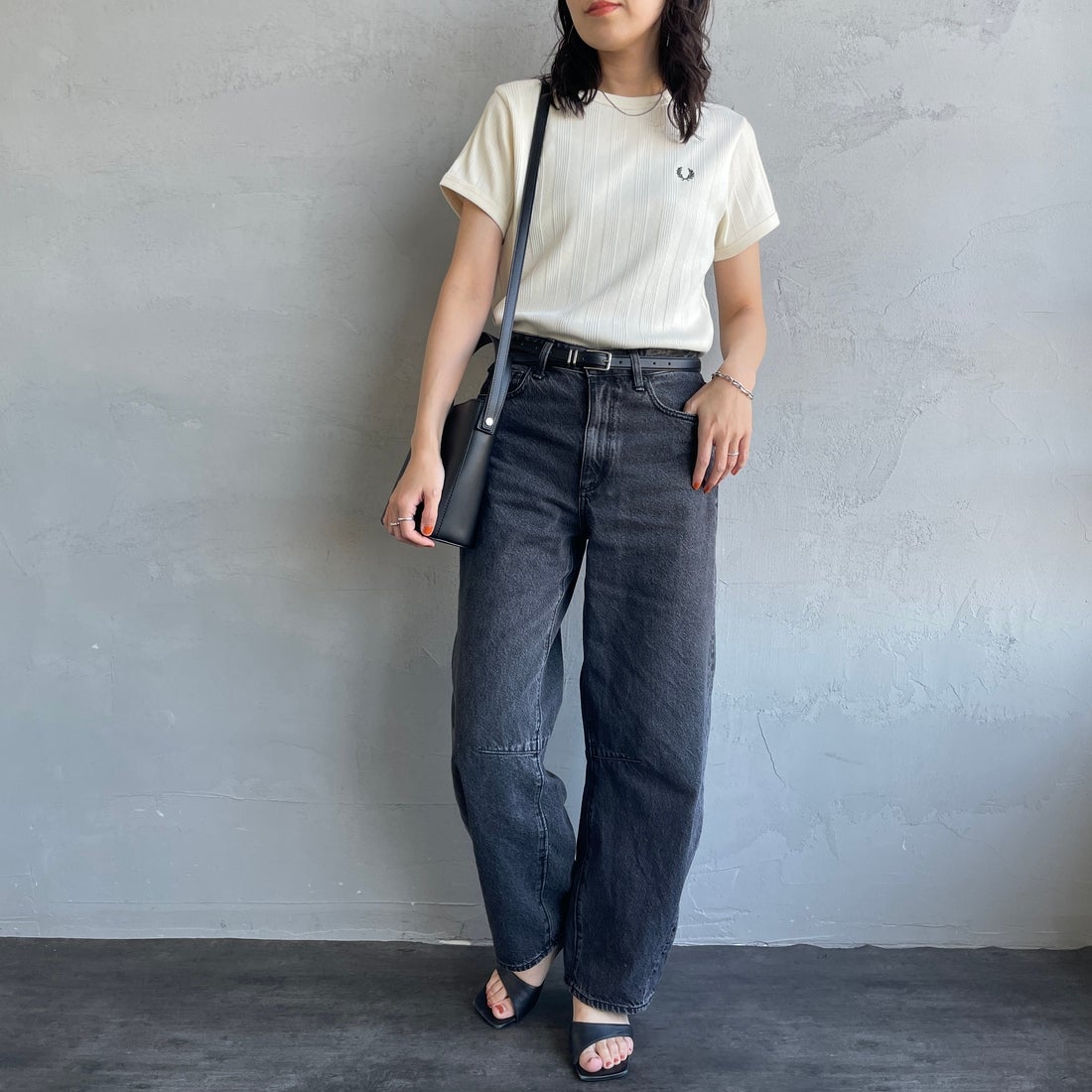 FRED PERRY [フレッドペリー] 別注 ランダムリブ ワンポイントロゴ刺繍リンガーTシャツ [FPW-26S-032JF] ECRU/GRASS &&モデル身長：160cm 着用サイズ：10&&