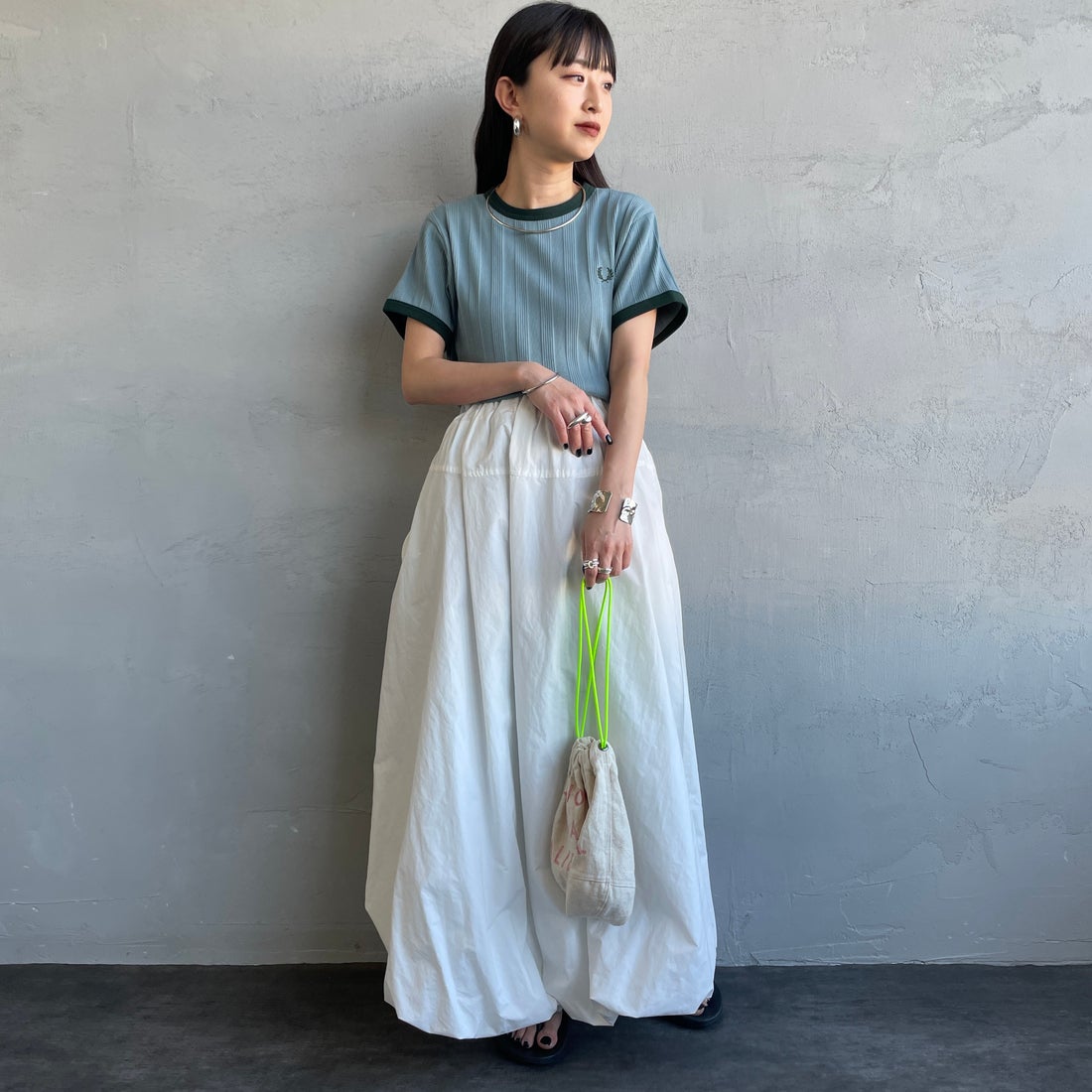 FRED PERRY [フレッドペリー] 別注 ランダムリブ ワンポイントロゴ刺繍リンガーTシャツ [FPW-26S-032JF] STOCK PORT &&モデル身長：150cm 着用サイズ：10&&