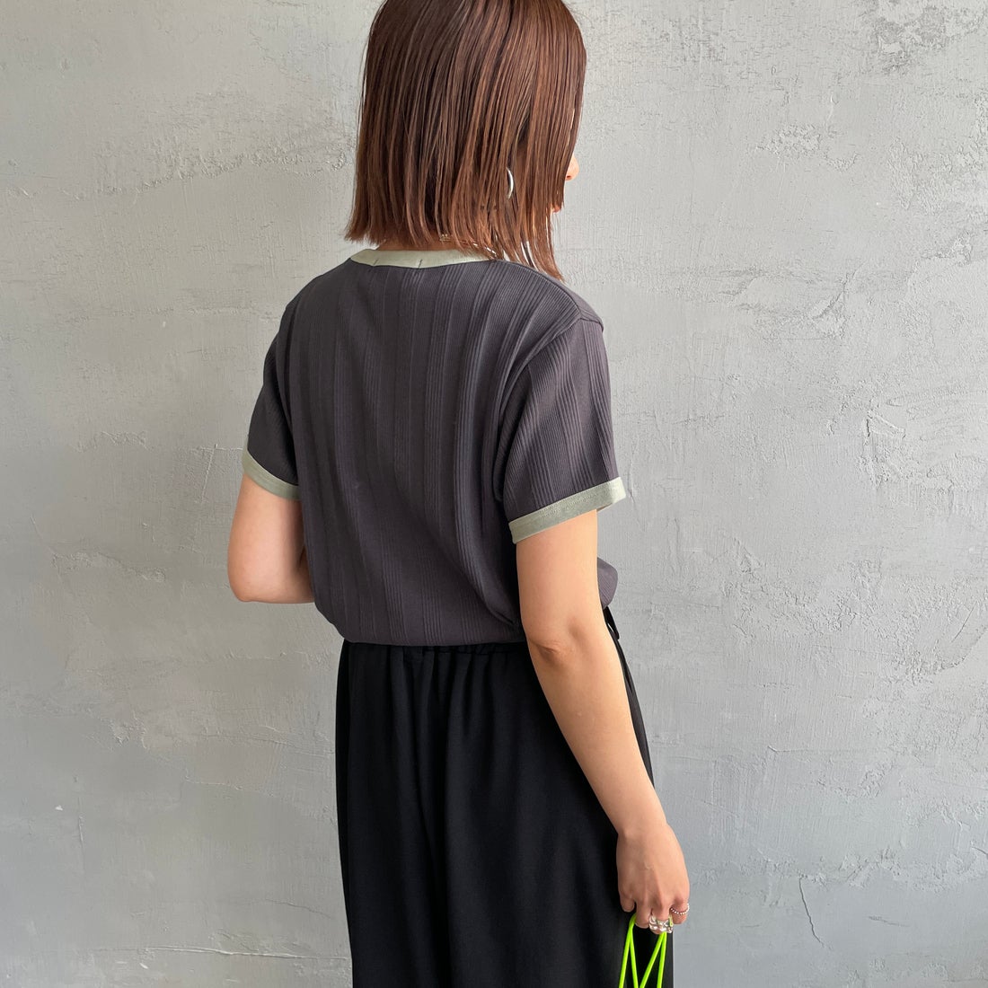 FRED PERRY [フレッドペリー] 別注 ランダムリブ ワンポイントロゴ刺繍リンガーTシャツ [FPW-26S-032JF] ANCHOR GRE &&モデル身長：159cm 着用サイズ：10&&