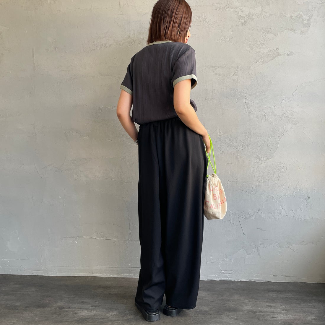 FRED PERRY [フレッドペリー] 別注 ランダムリブ ワンポイントロゴ刺繍リンガーTシャツ [FPW-26S-032JF] ANCHOR GRE &&モデル身長：159cm 着用サイズ：10&&