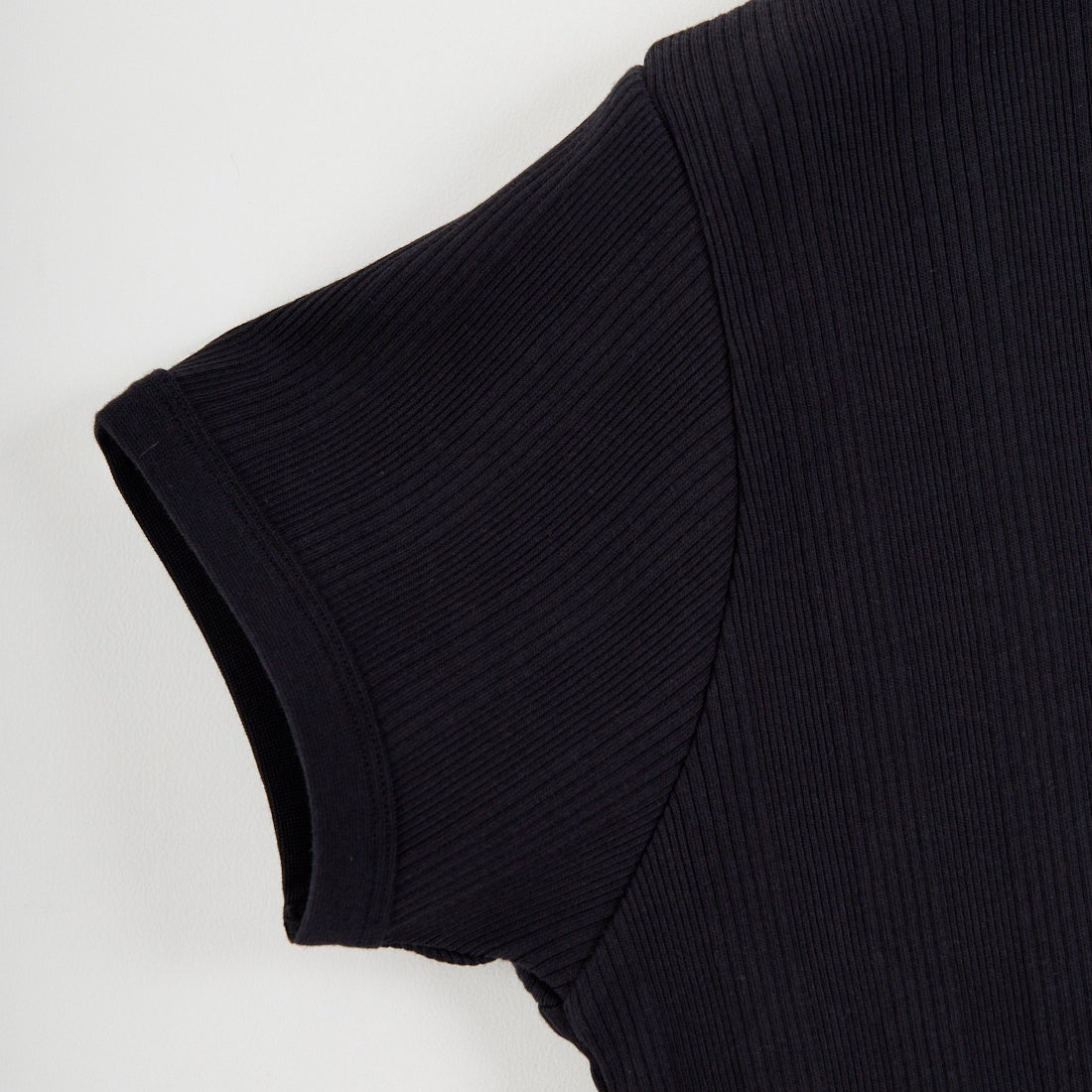 FRED PERRY [フレッドペリー] 別注 ランダムリブ ワンポイントロゴ刺繍リンガーTシャツ [FPW-26S-032JF] BLACK/CHAM