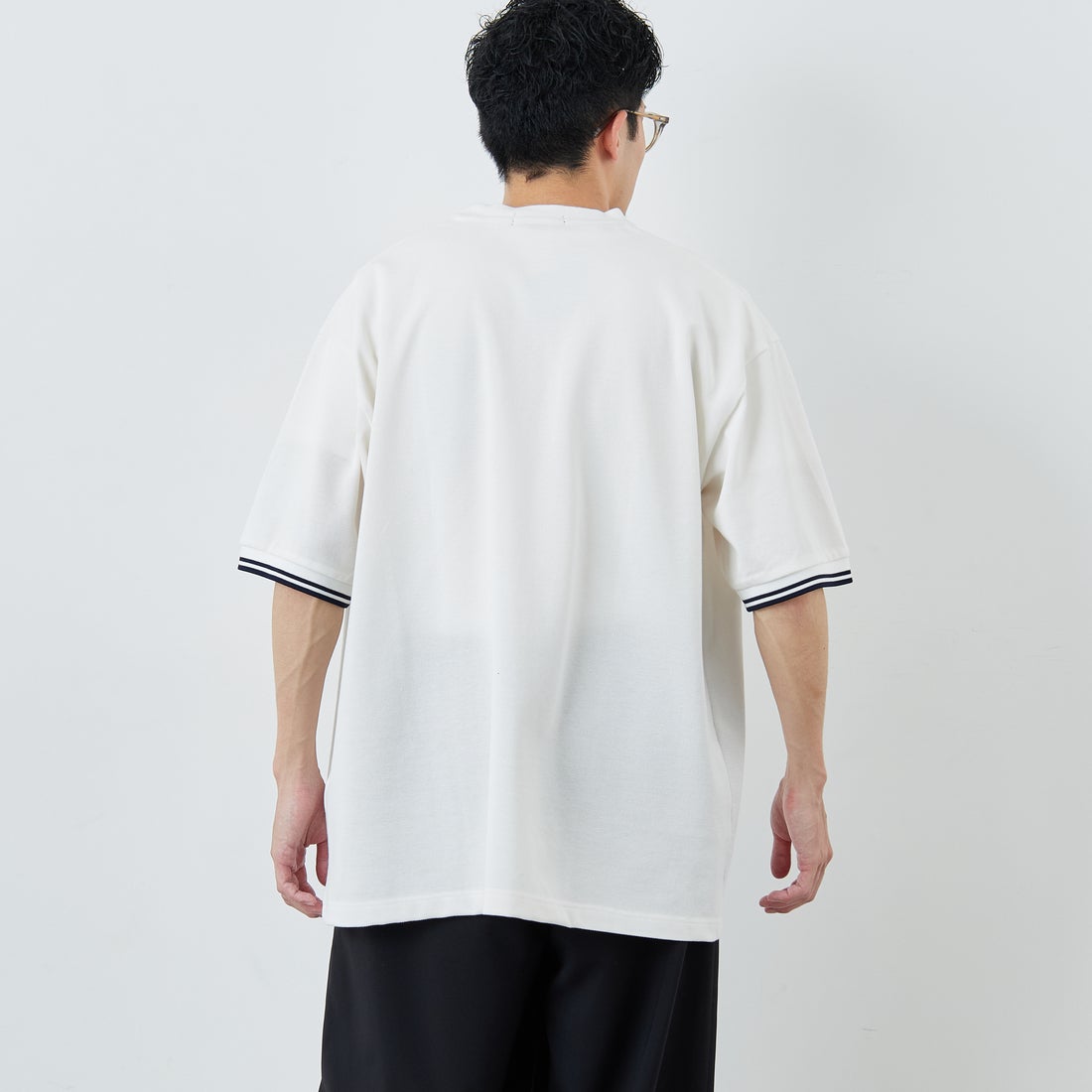 FRED PERRY [フレッドペリー] 別注 ツインティップライン ワイドシルエット鹿の子Tシャツ [FPM-26S-021JF] SNOW WHITE &&モデル身長：168cm 着用サイズ：L&&