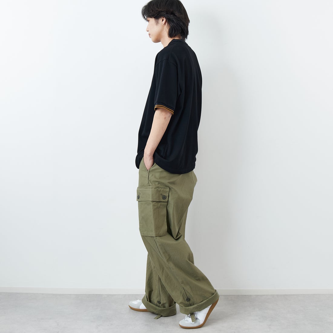 FRED PERRY [フレッドペリー] 別注 ツインティップライン ワイドシルエット鹿の子Tシャツ [FPM-26S-021JF] BLACK/DARK &&モデル身長：179cm 着用サイズ：L&&