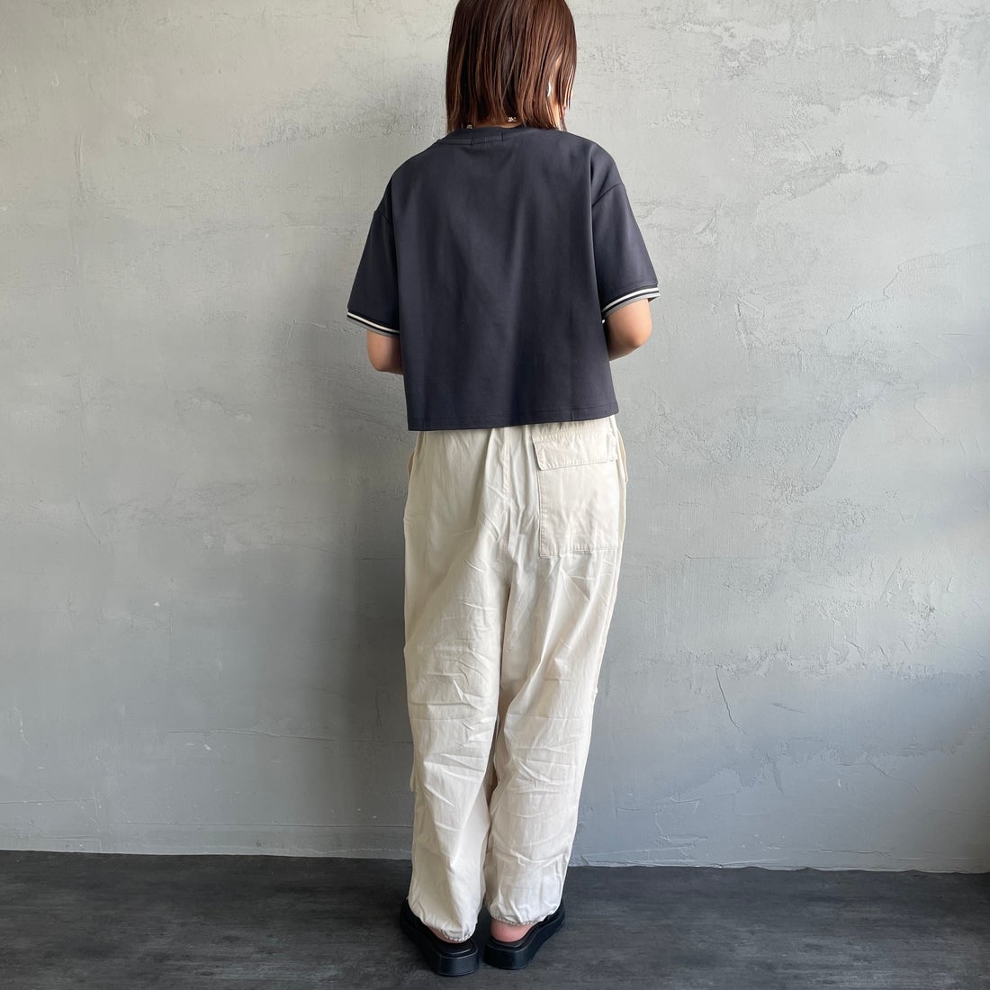 FRED PERRY [フレッドペリー] 別注 ツインティップライン ワンポイントロゴ刺繍 ショートポンチTシャツ [FPW-26S-034-JF] ANCHOR GRE &&モデル身長：159cm 着用サイズ：10&&