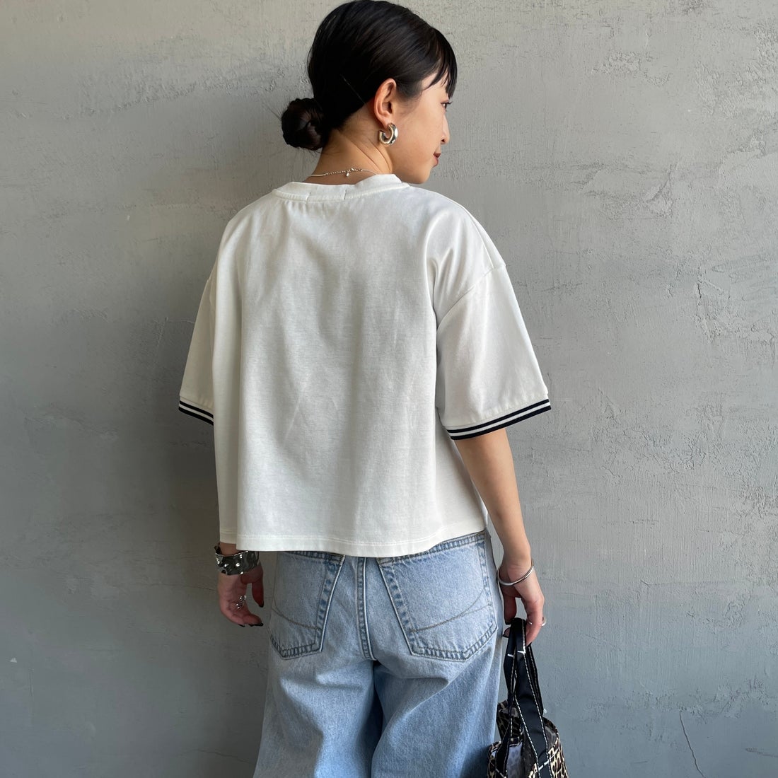 FRED PERRY [フレッドペリー] 別注 ツインティップライン ワンポイントロゴ刺繍 ショートポンチTシャツ [FPW-26S-034-JF] SNOW WHITE &&モデル身長：150cm 着用サイズ：10&&