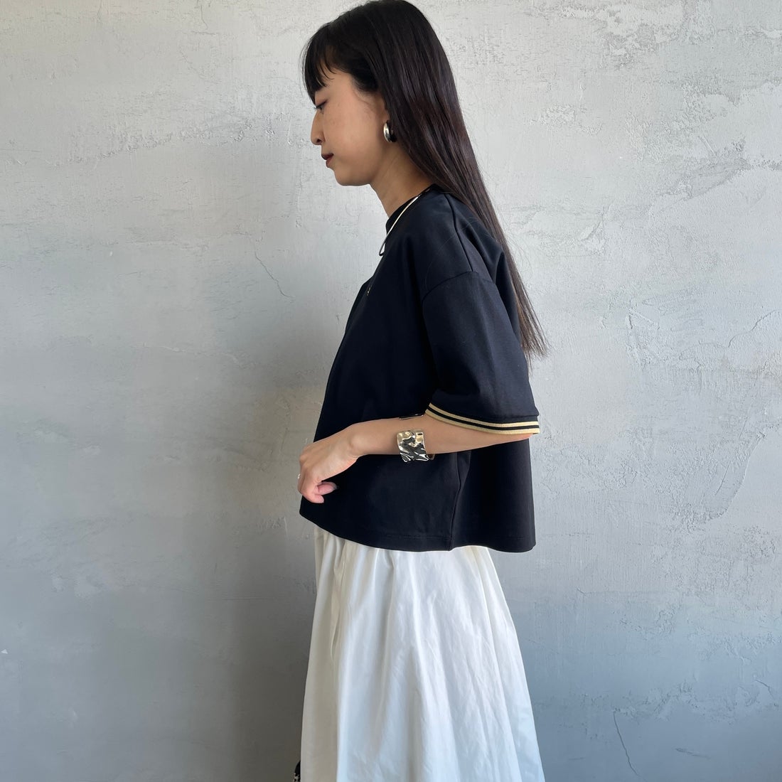 FRED PERRY [フレッドペリー] 別注 ツインティップライン ワンポイントロゴ刺繍 ショートポンチTシャツ [FPW-26S-034-JF] BLACK/CHAM &&モデル身長：150cm 着用サイズ：10&&