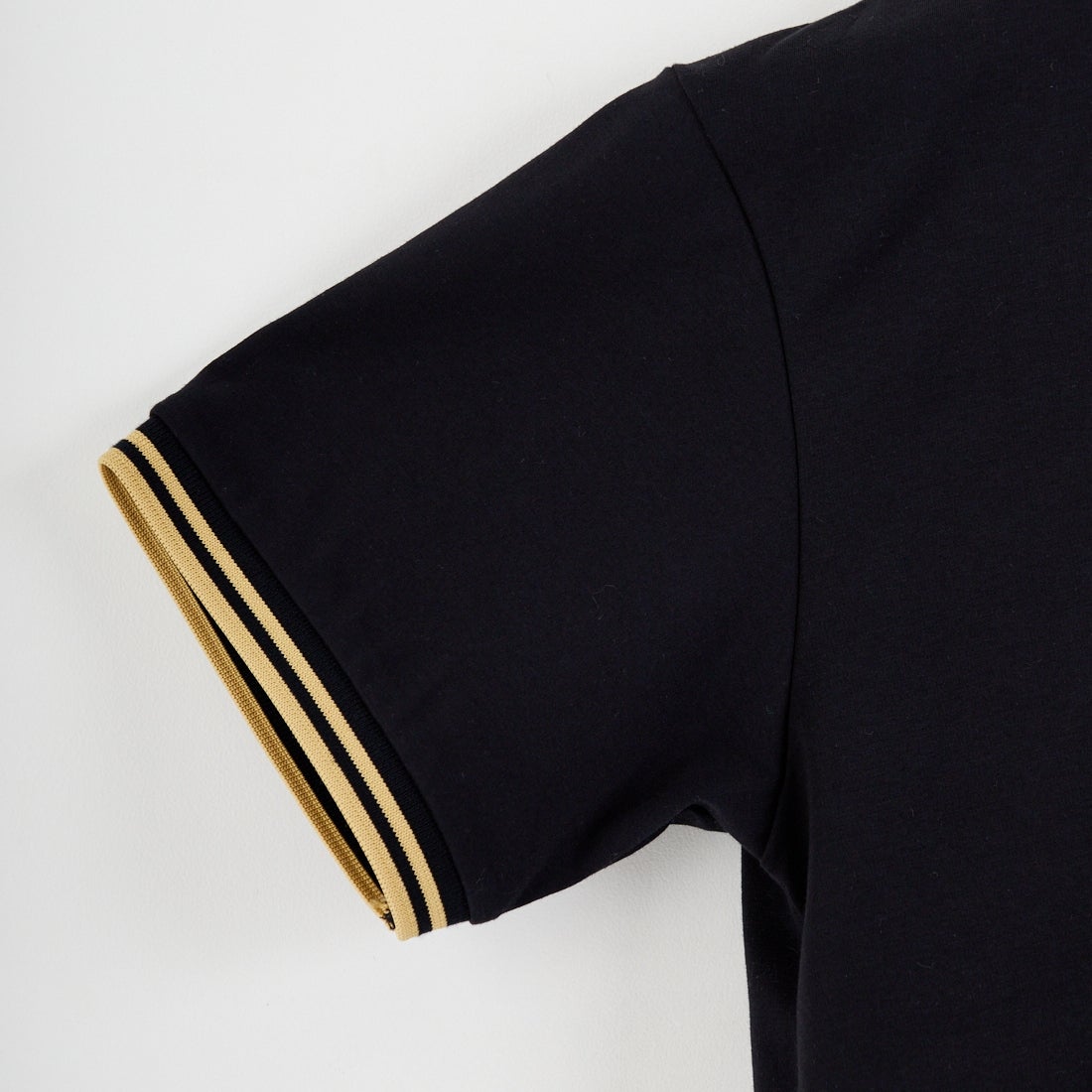 FRED PERRY [フレッドペリー] 別注 ツインティップライン ワンポイントロゴ刺繍 ショートポンチTシャツ [FPW-26S-034-JF] BLACK/CHAM