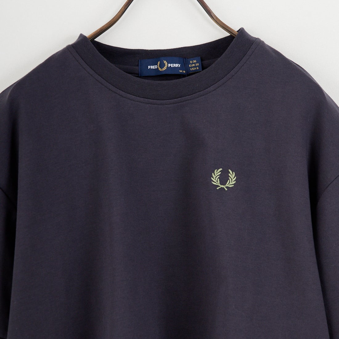 FRED PERRY [フレッドペリー] 別注 ツインティップライン ワンポイントロゴ刺繍 ショートポンチTシャツ [FPW-26S-034-JF] ANCHOR GRE