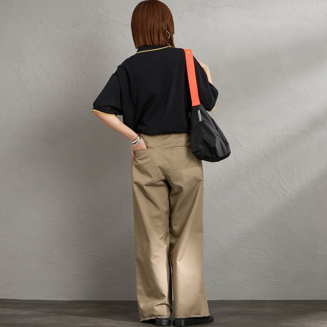 FRED PERRY [フレッドペリー] 別注 シングルティップライン サマーニットポロシャツ [FPM-26S-024JF] BLACK/CHAM &&モデル身長：159cm 着用サイズ：S&&