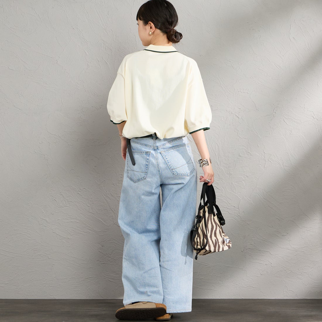 FRED PERRY [フレッドペリー] 別注 シングルティップライン サマーニットポロシャツ [FPM-26S-024JF] ECRU/GRASS &&モデル身長：150cm 着用サイズ：S&&