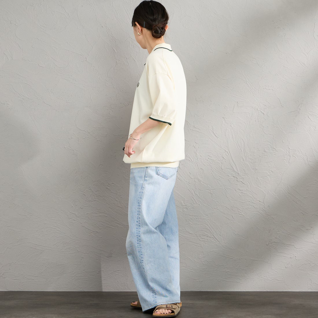 FRED PERRY [フレッドペリー] 別注 シングルティップライン サマーニットポロシャツ [FPM-26S-024JF] ECRU/GRASS &&モデル身長：150cm 着用サイズ：S&&