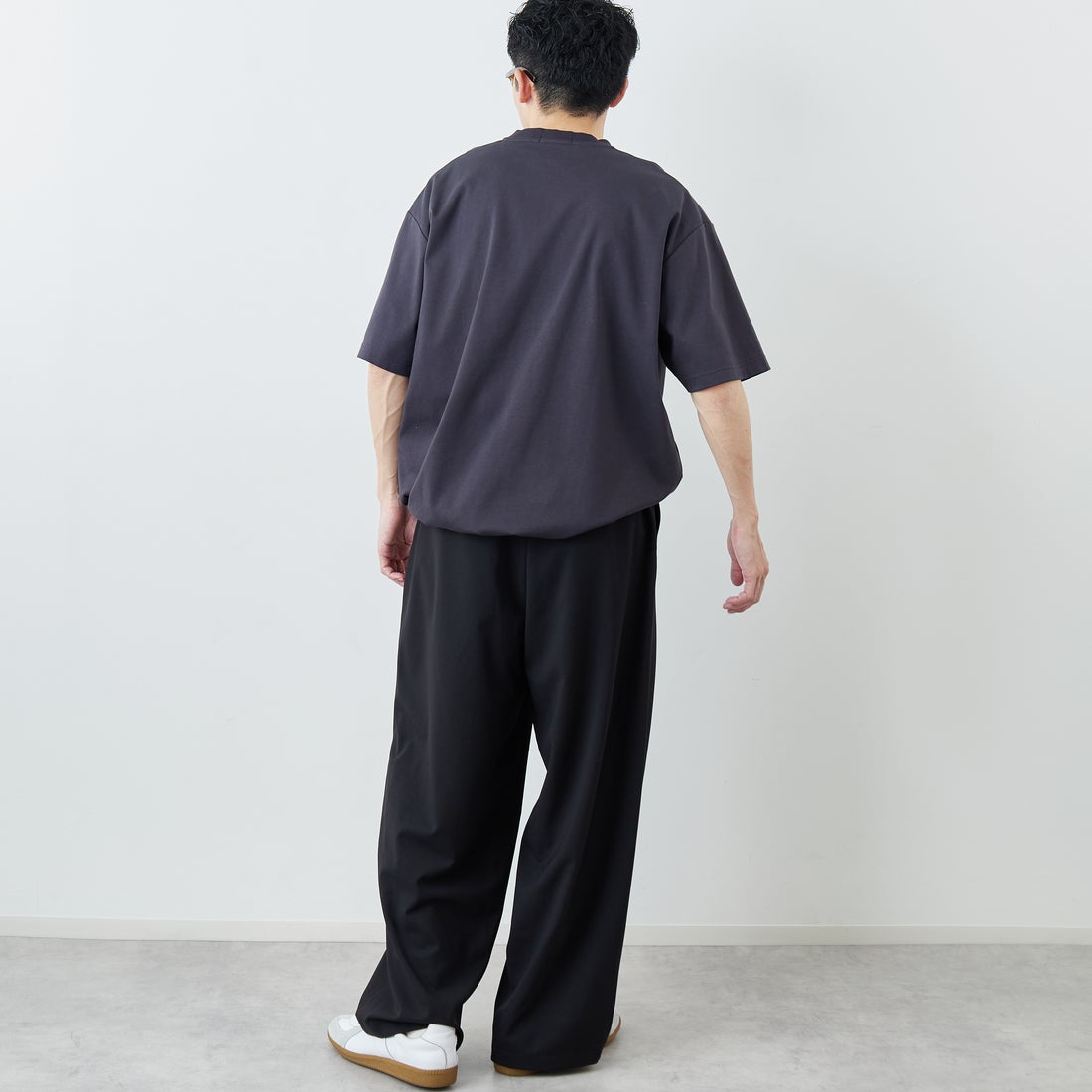 FRED PERRY [フレッドペリー] 別注 ワンポイントロゴ刺繍 ポンチドローコードTシャツ [FPM-26S-022JF] ANCHOR GRE &&モデル身長：168cm 着用サイズ：L&&