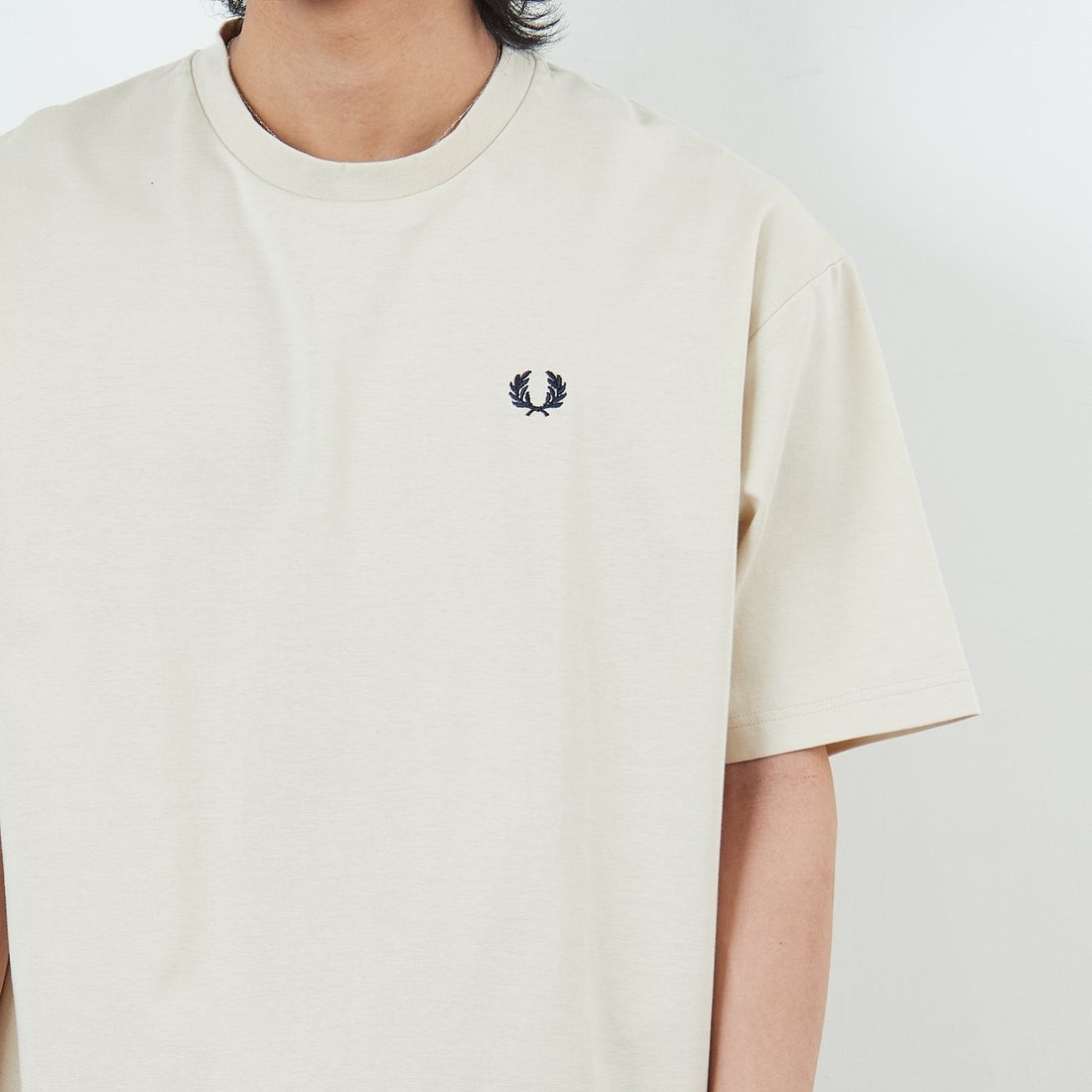 FRED PERRY [フレッドペリー] 別注 ワンポイントロゴ刺繍 ポンチドローコードTシャツ [FPM-26S-022JF] OATMEAL/AN