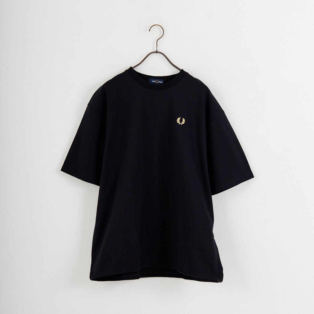 FRED PERRY [フレッドペリー] 別注 ワンポイントロゴ刺繍 ポンチドローコードTシャツ [FPM-26S-022JF] BLACK/CHAM