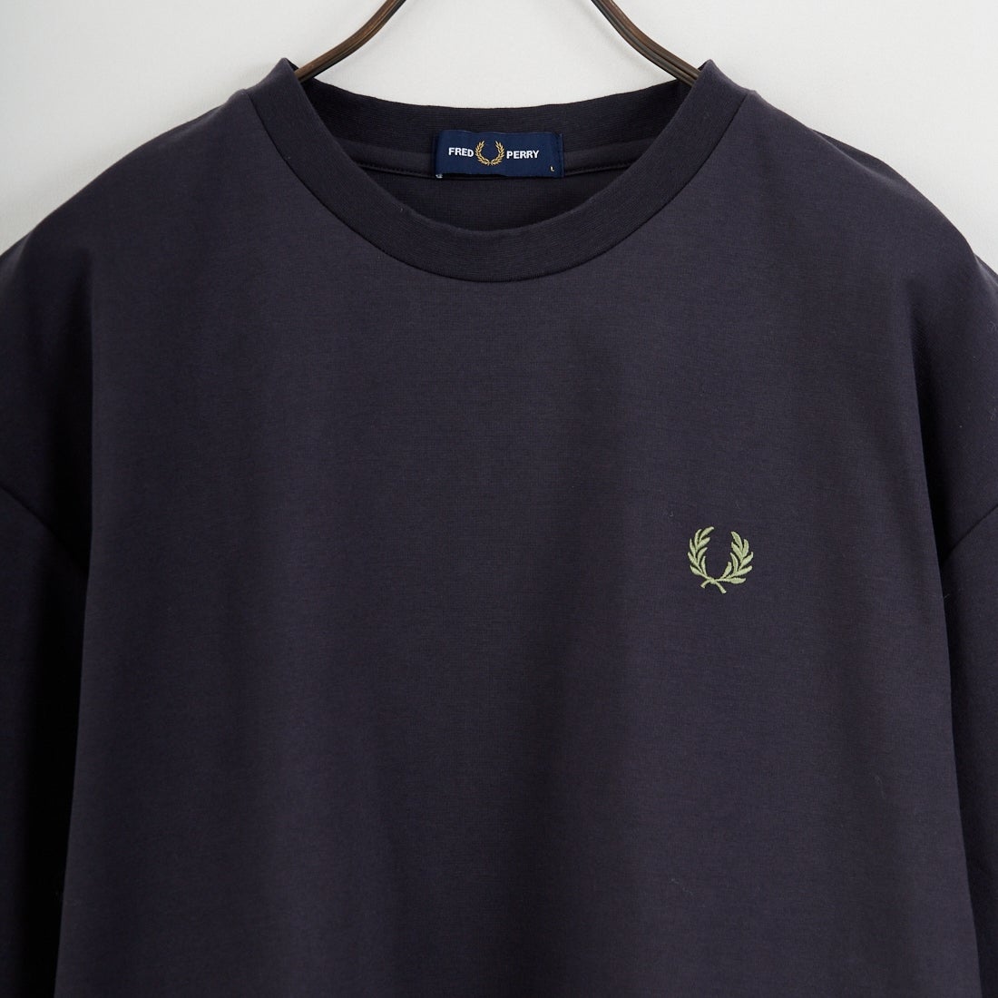 FRED PERRY [フレッドペリー] 別注 ワンポイントロゴ刺繍 ポンチドローコードTシャツ [FPM-26S-022JF] ANCHOR GRE