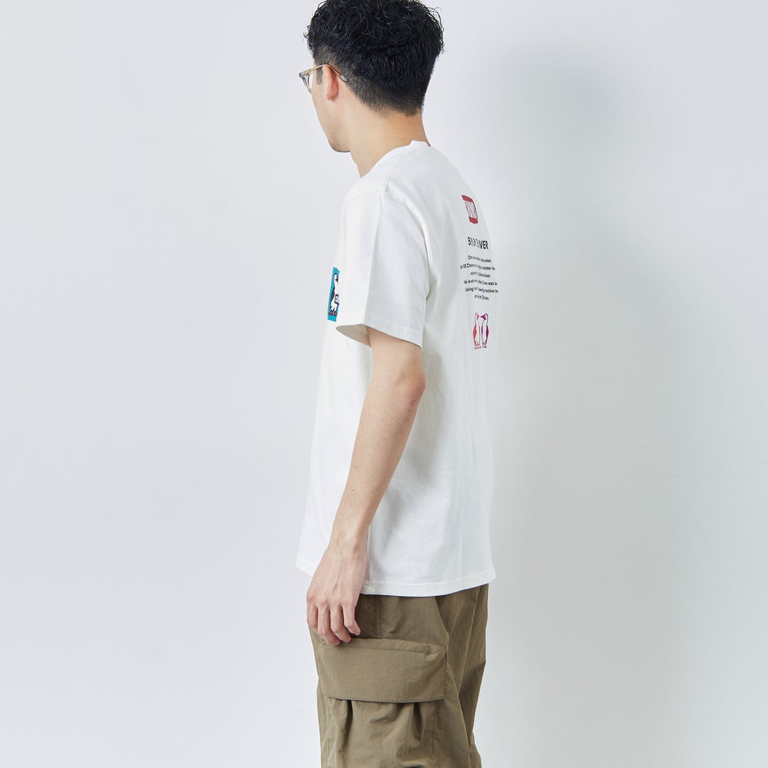 CHUMS [チャムス] 別注 ヒストリーロゴ バックプリント ショートスリーブTシャツ [CH01-2842-JF] W001 WHITE &&モデル身長：168cm 着用サイズ：L&&