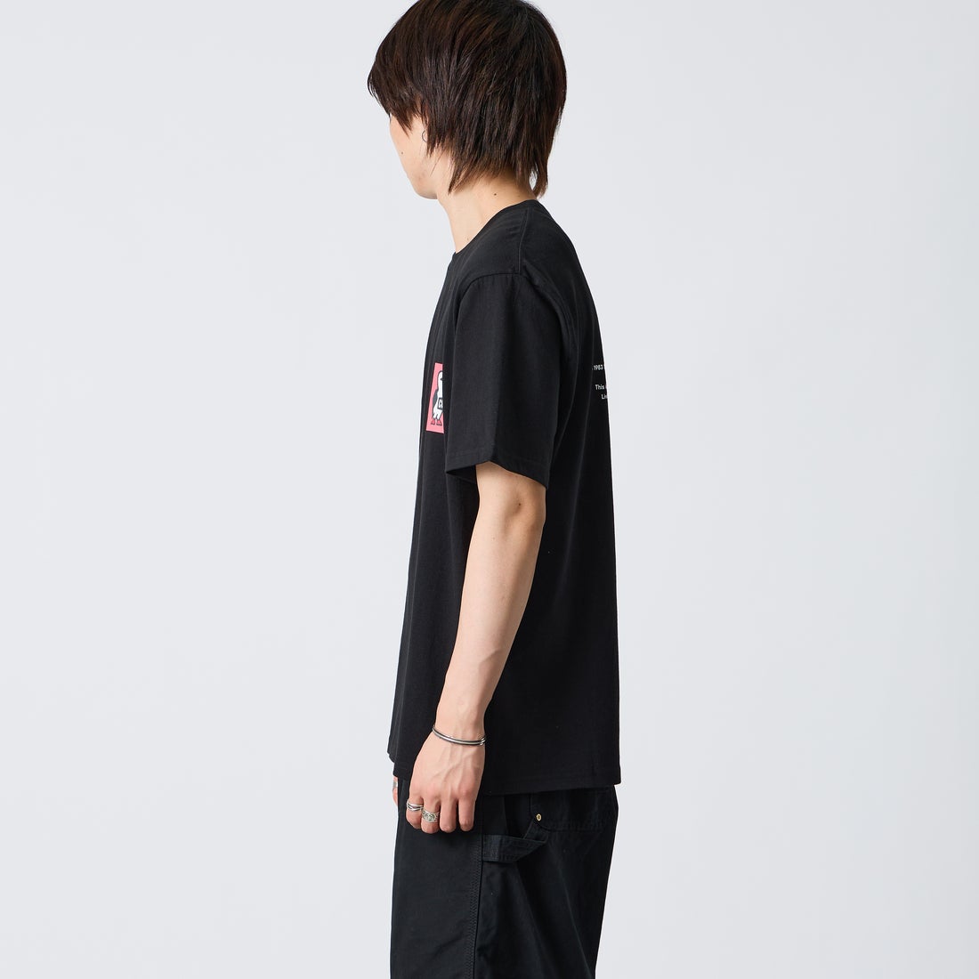 CHUMS [チャムス] 別注 ヒストリーロゴ バックプリント ショートスリーブTシャツ [CH01-2842-JF] W001 BLACK &&モデル身長：177cm 着用サイズ：XL&&