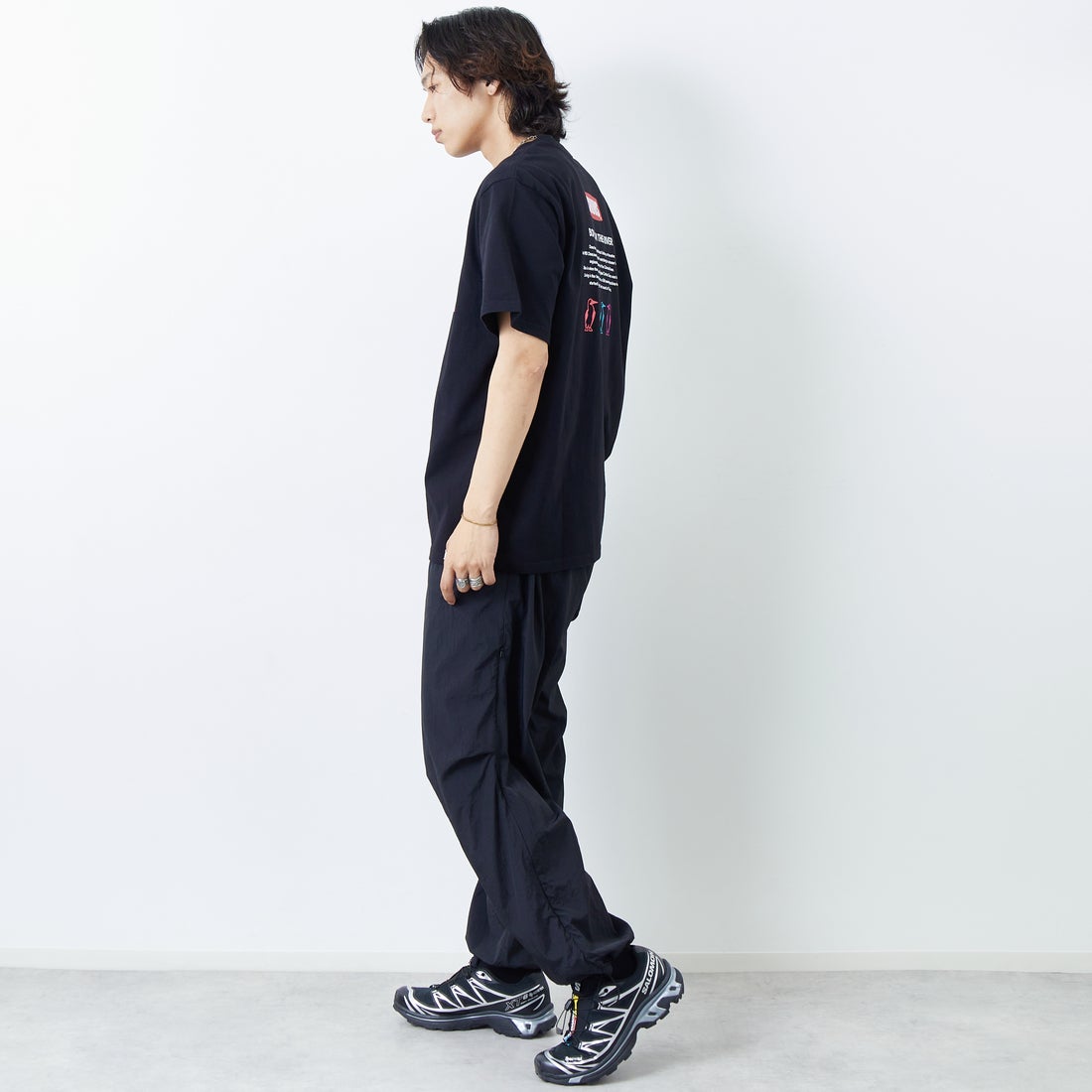 CHUMS [チャムス] 別注 ヒストリーロゴ バックプリント ショートスリーブTシャツ [CH01-2842-JF] K001 BLACK &&モデル身長：179cm 着用サイズ：XXL&&