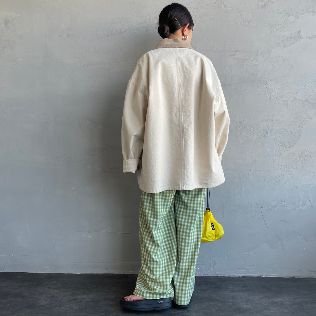 UNIVERSAL OVERALL [ユニバーサルオーバーオール] 別注 コーデュロイ襟 カバーオールジャケット [U2612225IN-JF] ｷﾅﾘ &&モデル身長：150cm 着用サイズ：S&&