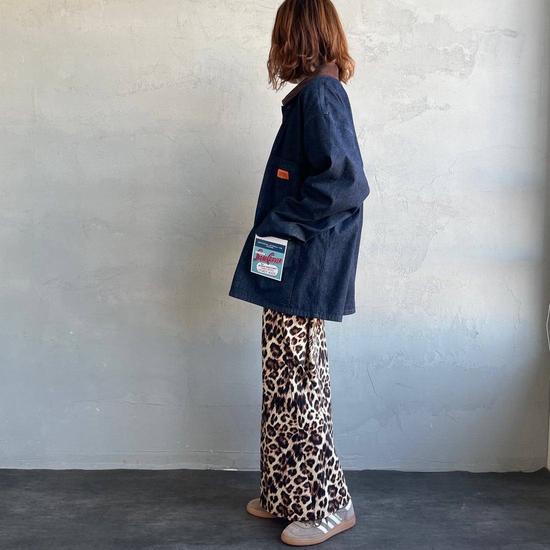 UNIVERSAL OVERALL [ユニバーサルオーバーオール] 別注 コーデュロイ襟 カバーオールジャケット [U2612225IN-JF] ﾃﾞﾆﾑ &&モデル身長：158cm 着用サイズ：S&&