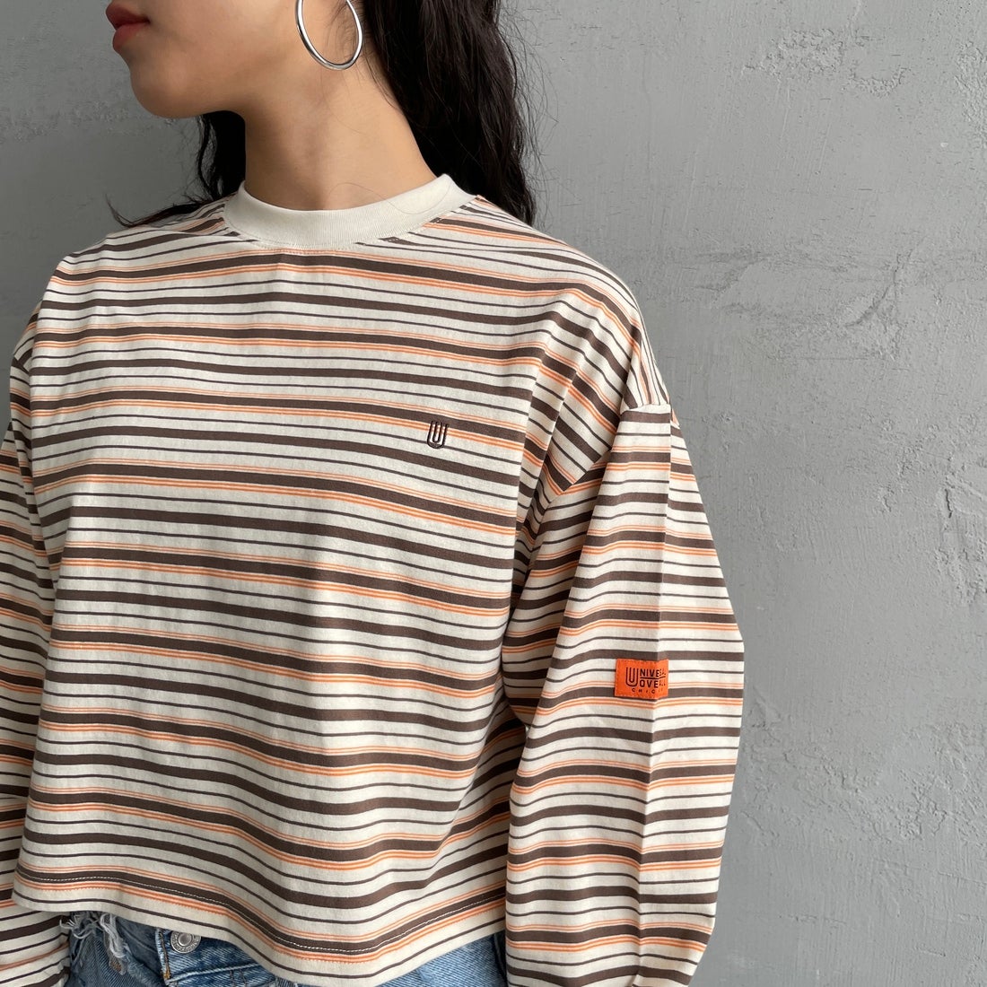 UNIVERSAL OVERALL [ユニバーサルオーバーオール] 別注 クロップド丈 ボーダーロングスリーブTシャツ [U2612215IN-JF] OFF/BRN &&モデル身長：162cm 着用サイズ：F&&
