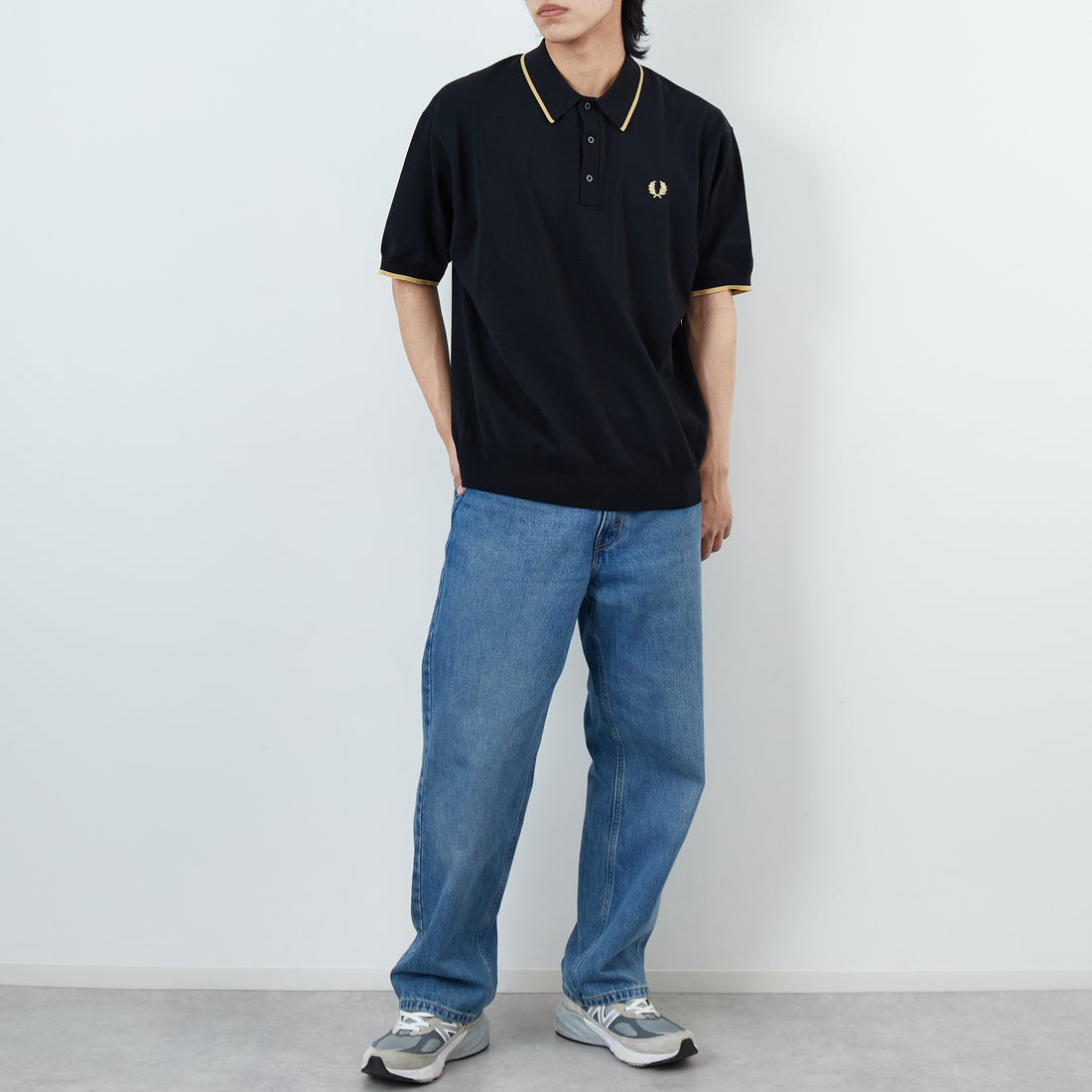 FRED PERRY [フレッドペリー] 別注 シングルティップライン サマーニットポロシャツ [FPM-26S-024JF] BLACK/CHAM &&モデル身長：179cm 着用サイズ：L&&