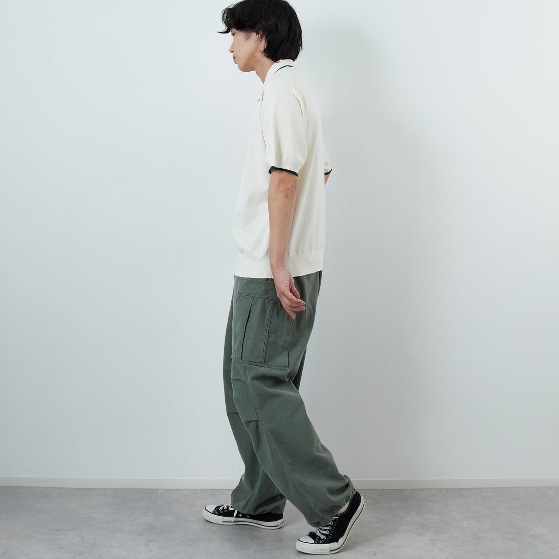 FRED PERRY [フレッドペリー] 別注 シングルティップライン サマーニットポロシャツ [FPM-26S-024JF] ECRU/GRASS &&モデル身長：179cm 着用サイズ：L&&