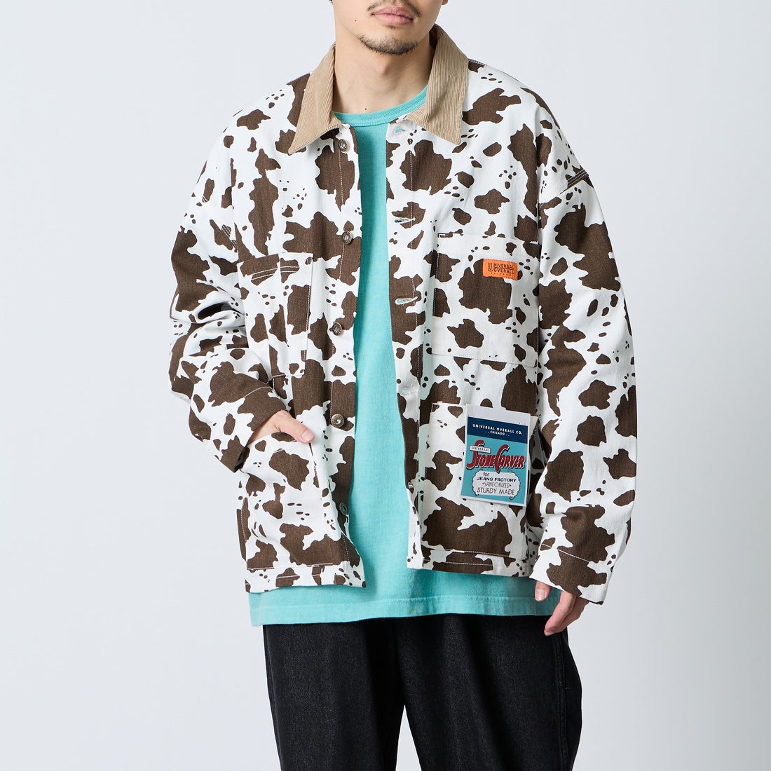 UNIVERSAL OVERALL [ユニバーサルオーバーオール] 別注 コーデュロイ襟 カバーオールジャケット [U2613225IN-JF] WHT/BRN &&モデル身長：168cm 着用サイズ：M&&