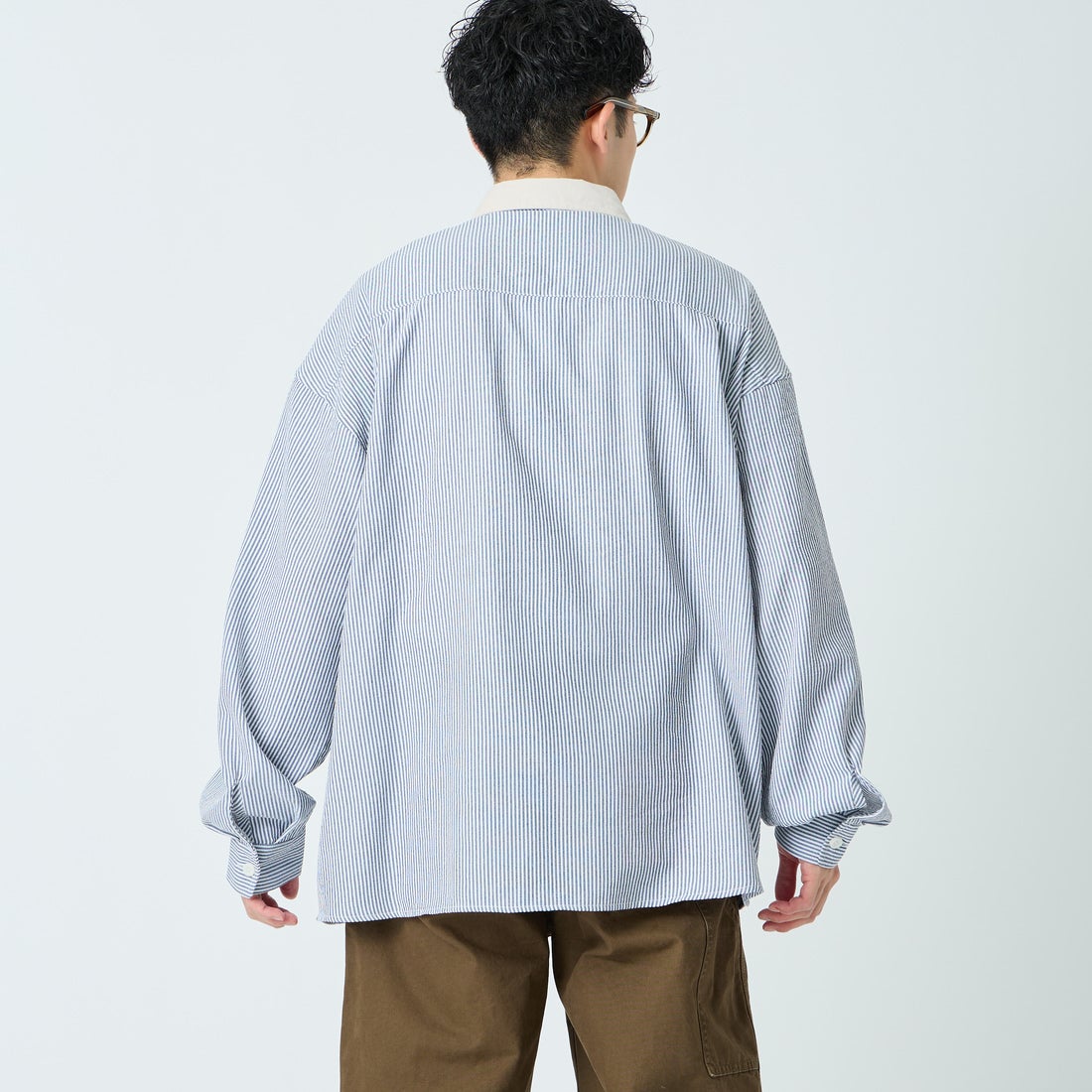 UNIVERSAL OVERALL [ユニバーサルオーバーオール] 別注 ビッグシルエット パジャマシャツ [U2611100IN-JF] BLUE ST1 &&モデル身長：168cm 着用サイズ：L&&