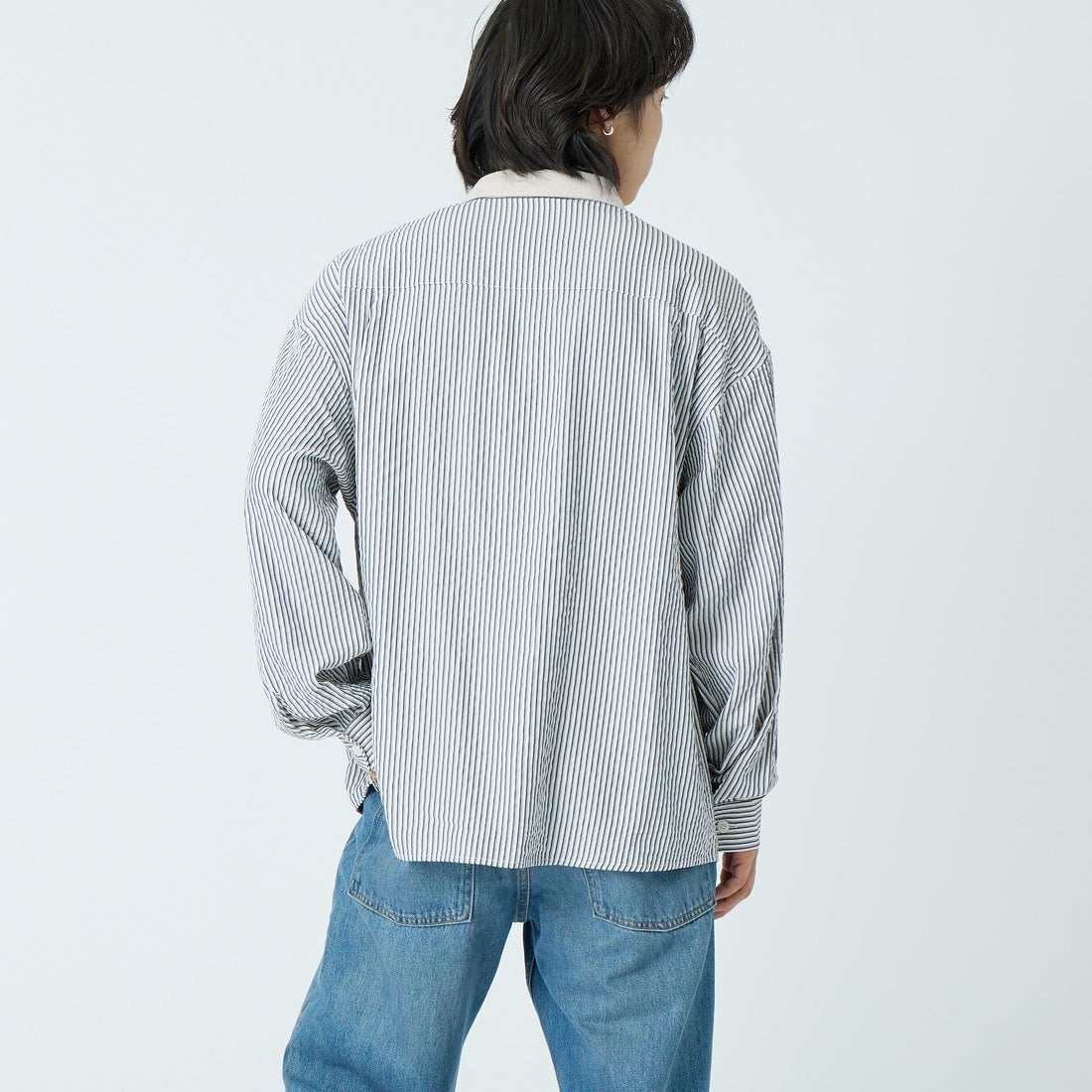 UNIVERSAL OVERALL [ユニバーサルオーバーオール] 別注 ビッグシルエット パジャマシャツ [U2611100IN-JF] BLK STRIPE &&モデル身長：179cm 着用サイズ：L&&