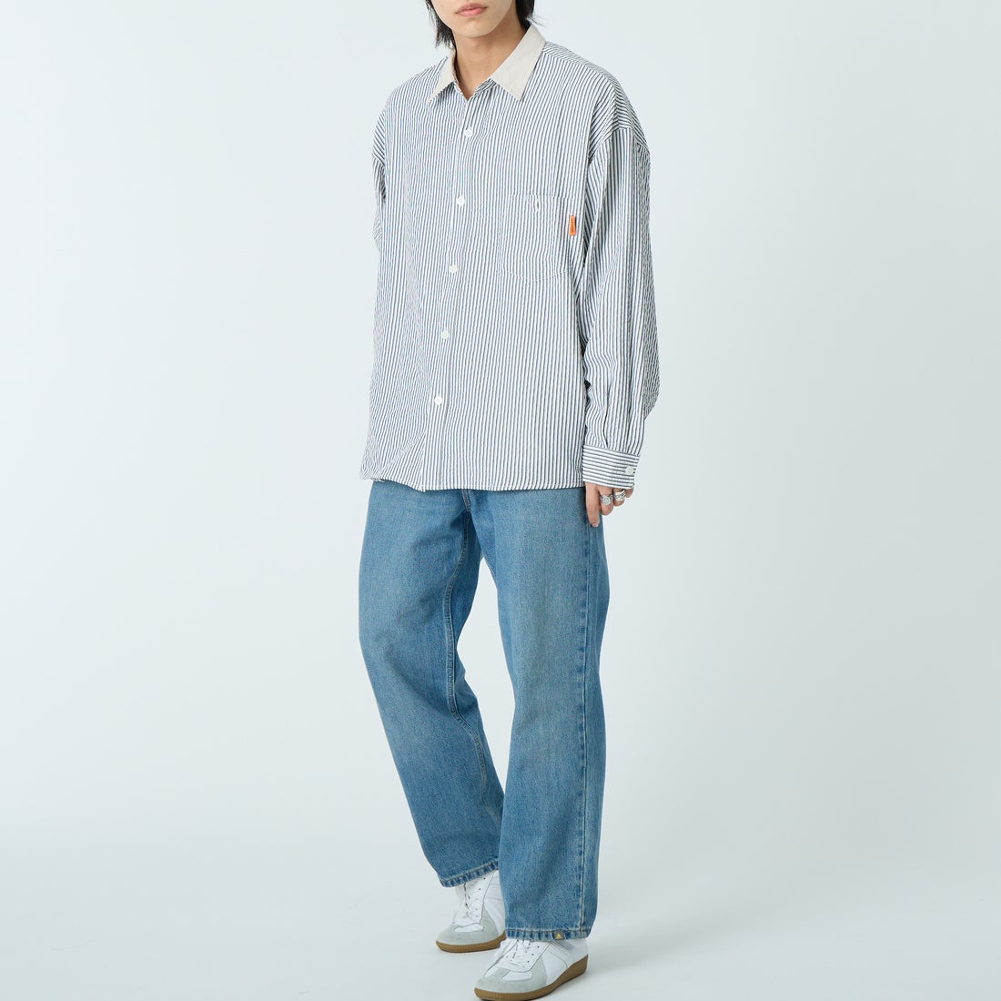 UNIVERSAL OVERALL [ユニバーサルオーバーオール] 別注 ビッグシルエット パジャマシャツ [U2611100IN-JF] BLK STRIPE &&モデル身長：179cm 着用サイズ：L&&