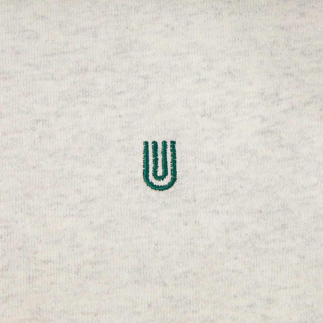 UNIVERSAL OVERALL [ユニバーサルオーバーオール] 別注 ワンポイントロゴ刺繍 ロングスリーブTシャツ [U2613215IN-JF] OAT/GRN