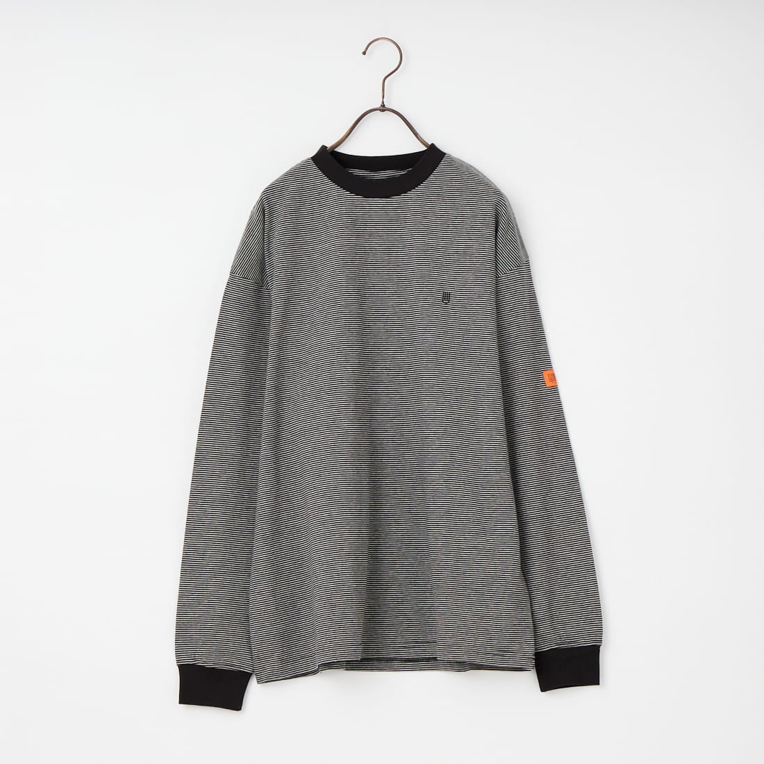 UNIVERSAL OVERALL [ユニバーサルオーバーオール] 別注 ワンポイントロゴ刺繍 ロングスリーブTシャツ [U2613215IN-JF] GRY.BLK