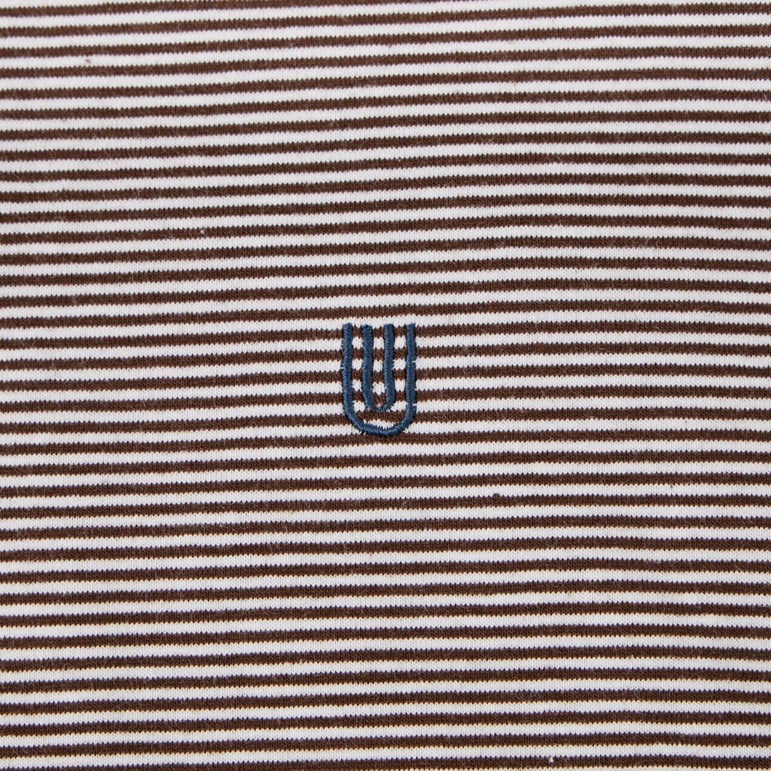 UNIVERSAL OVERALL [ユニバーサルオーバーオール] 別注 ワンポイントロゴ刺繍 ロングスリーブTシャツ [U2613215IN-JF] BRN.BGE