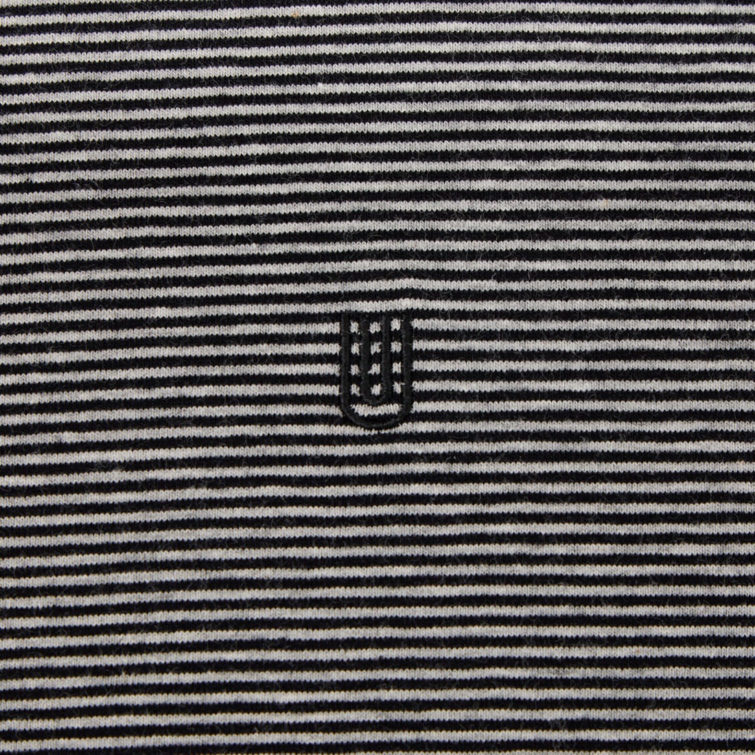 UNIVERSAL OVERALL [ユニバーサルオーバーオール] 別注 ワンポイントロゴ刺繍 ロングスリーブTシャツ [U2613215IN-JF] GRY.BLK