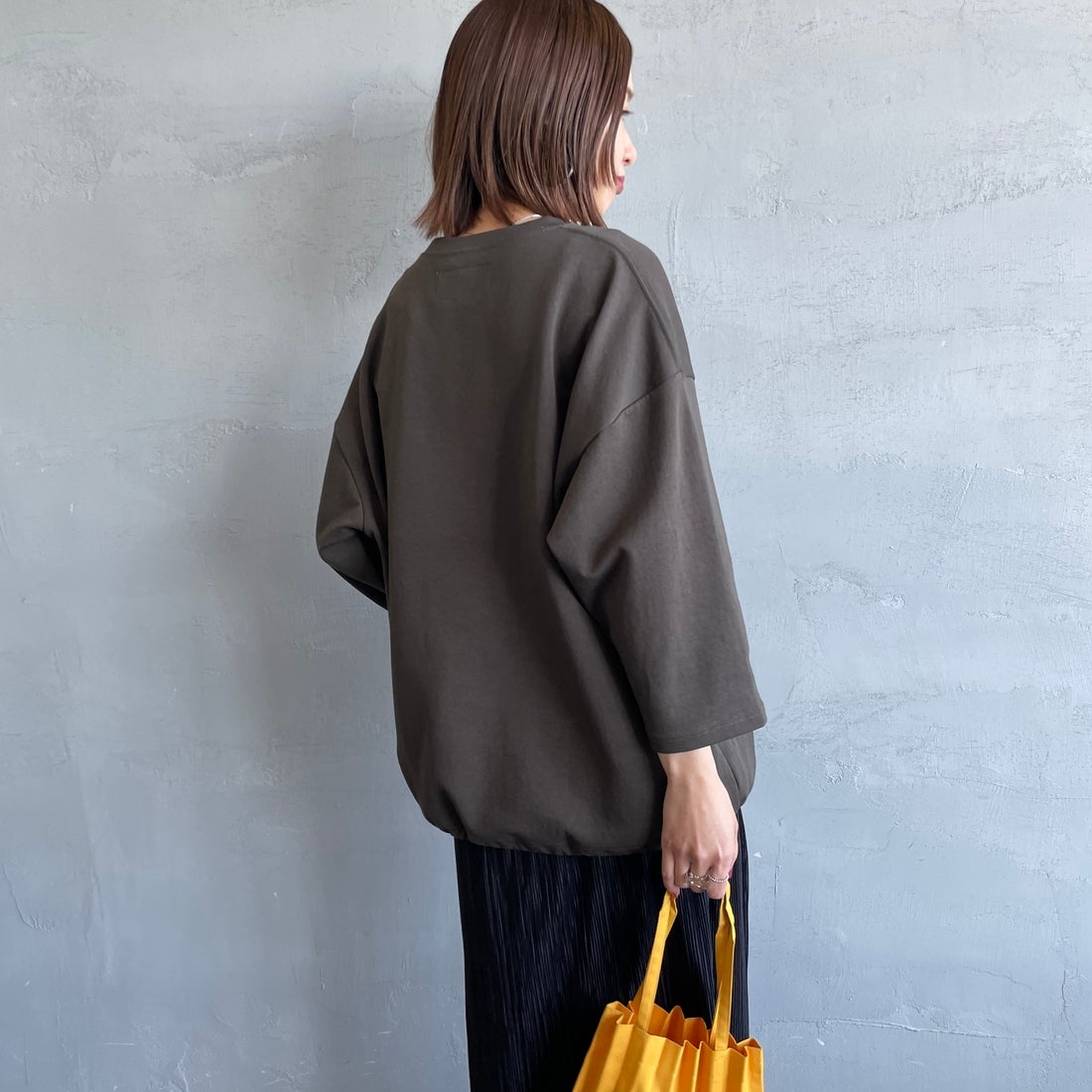 UNIVERSAL OVERALL [ユニバーサルオーバーオール] 別注 7分袖ドローコード付きポンチTシャツ [U2611280IN-JF] CHR BROWN &&モデル身長：159cm 着用サイズ：S&&