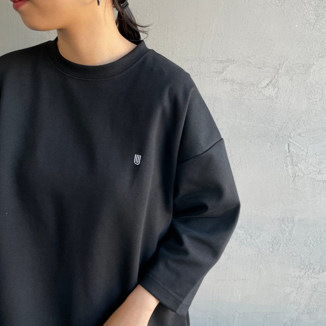 UNIVERSAL OVERALL [ユニバーサルオーバーオール] 別注 7分袖ドローコード付きポンチTシャツ [U2611280IN-JF] BLACK &&モデル身長：156cm 着用サイズ：S&&