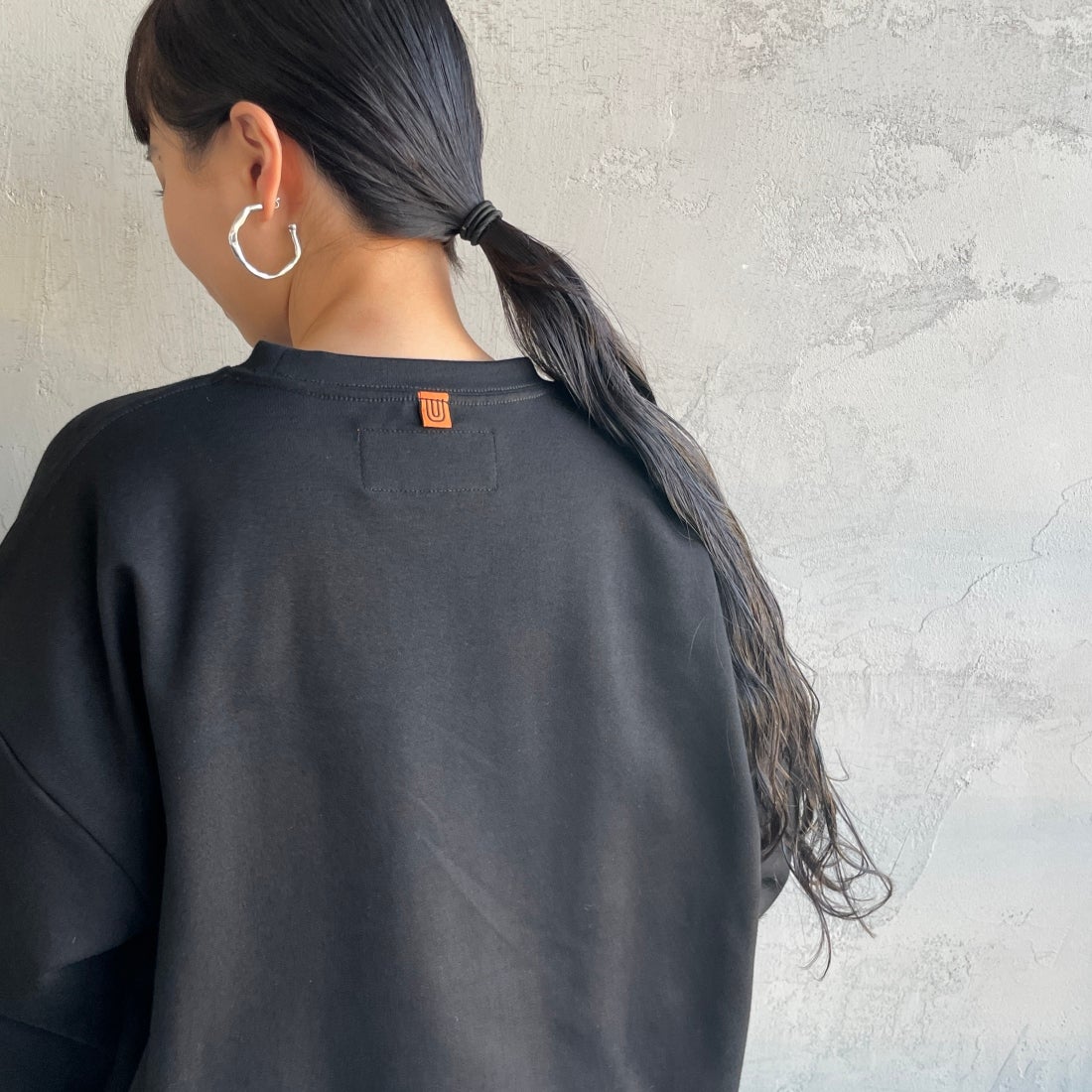 UNIVERSAL OVERALL [ユニバーサルオーバーオール] 別注 7分袖ドローコード付きポンチTシャツ [U2611280IN-JF] BLACK &&モデル身長：156cm 着用サイズ：S&&