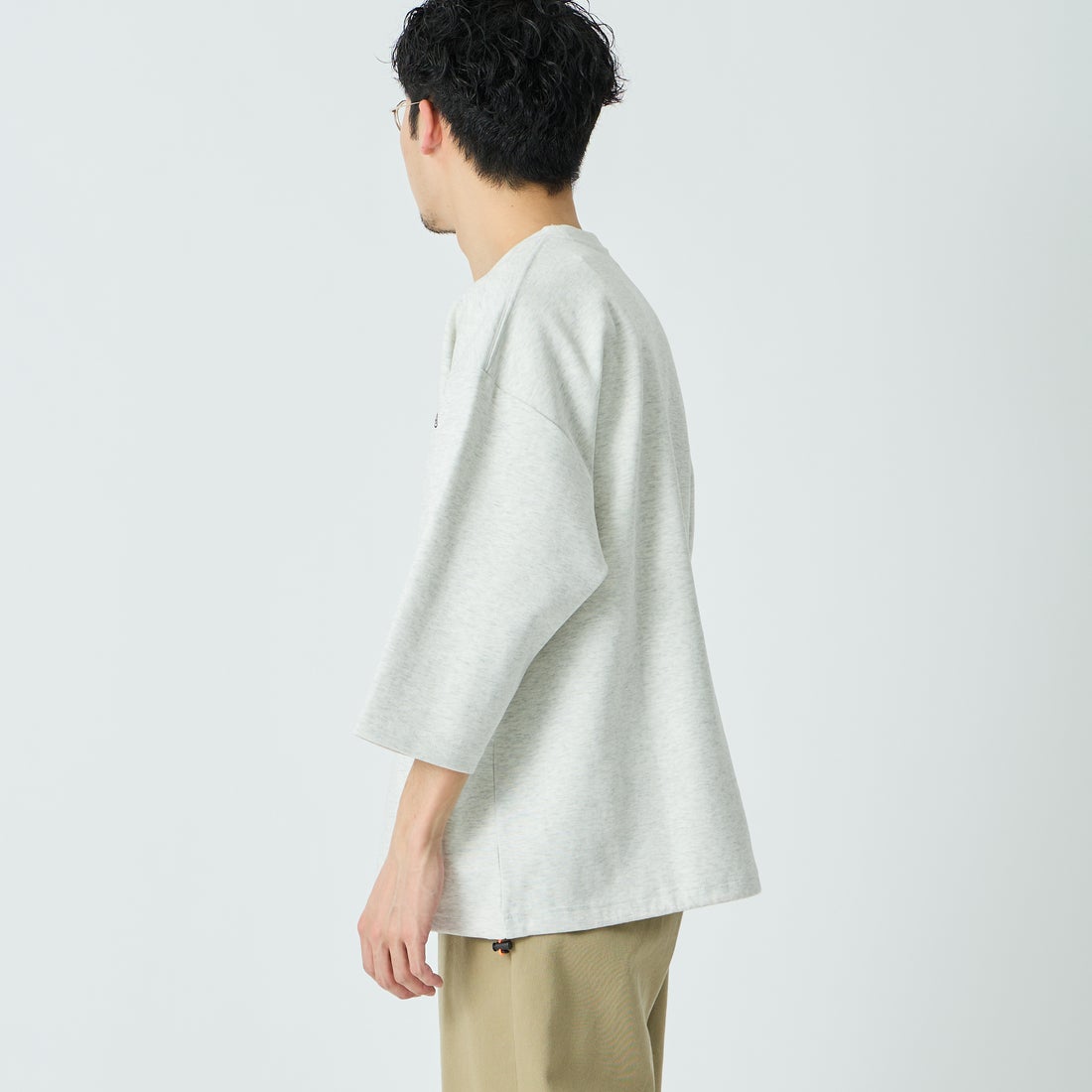 UNIVERSAL OVERALL [ユニバーサルオーバーオール] 別注 7分袖ドローコード付きポンチTシャツ [U2611280IN-JF] ASH &&モデル身長：168cm 着用サイズ：M&&